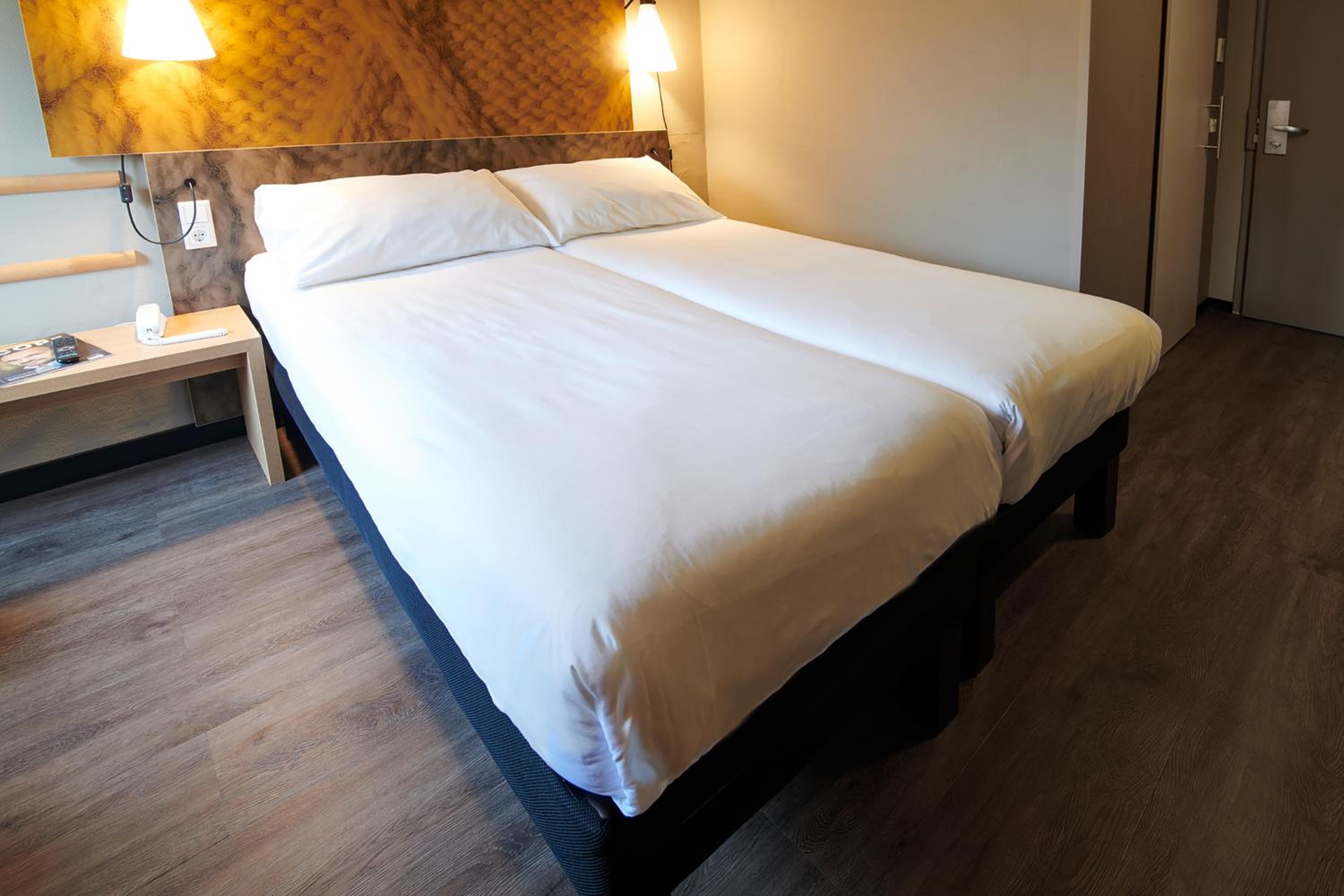 Standard Room with Two Single Beds - Photo 2