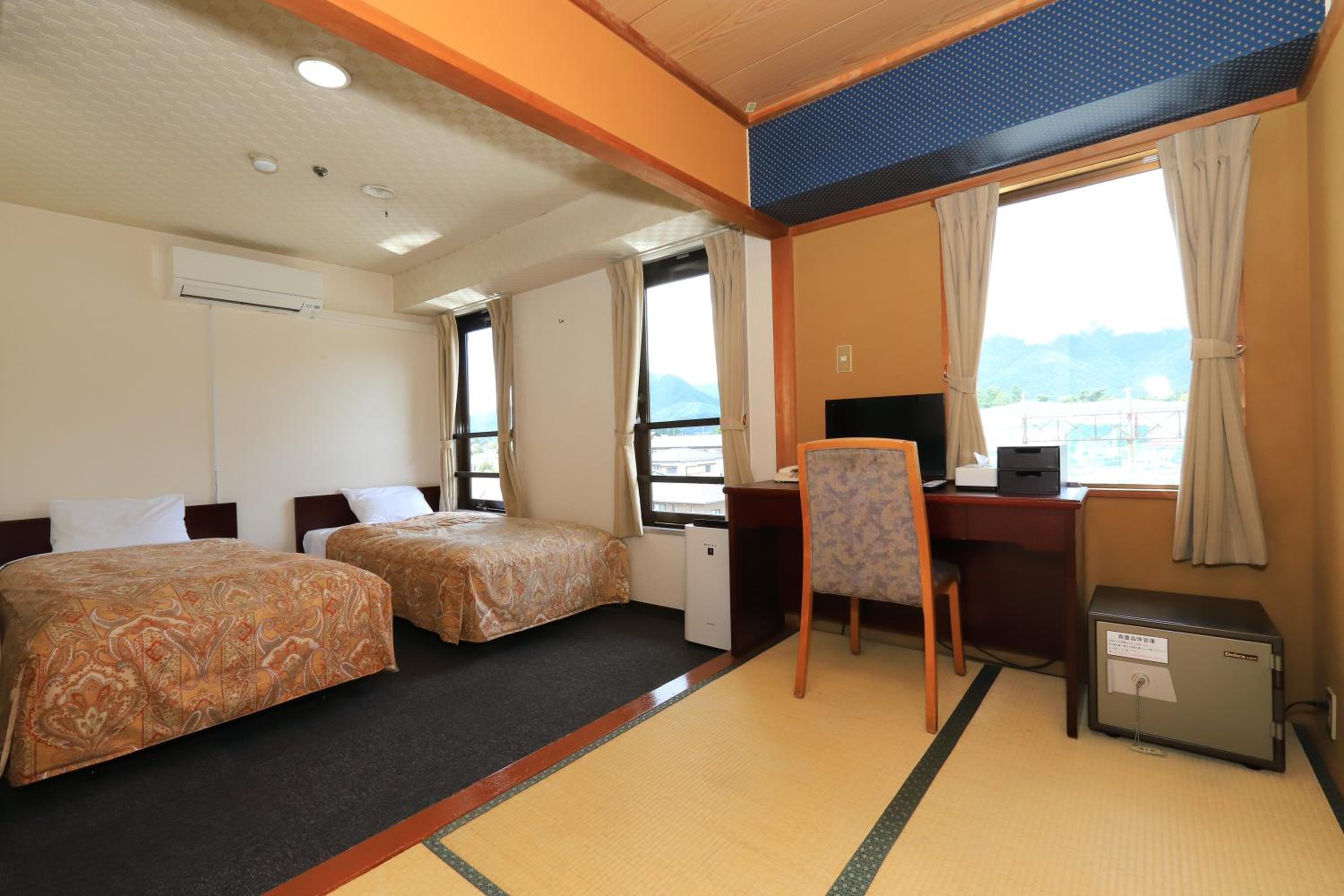 Standard Twin Room - Photo 5