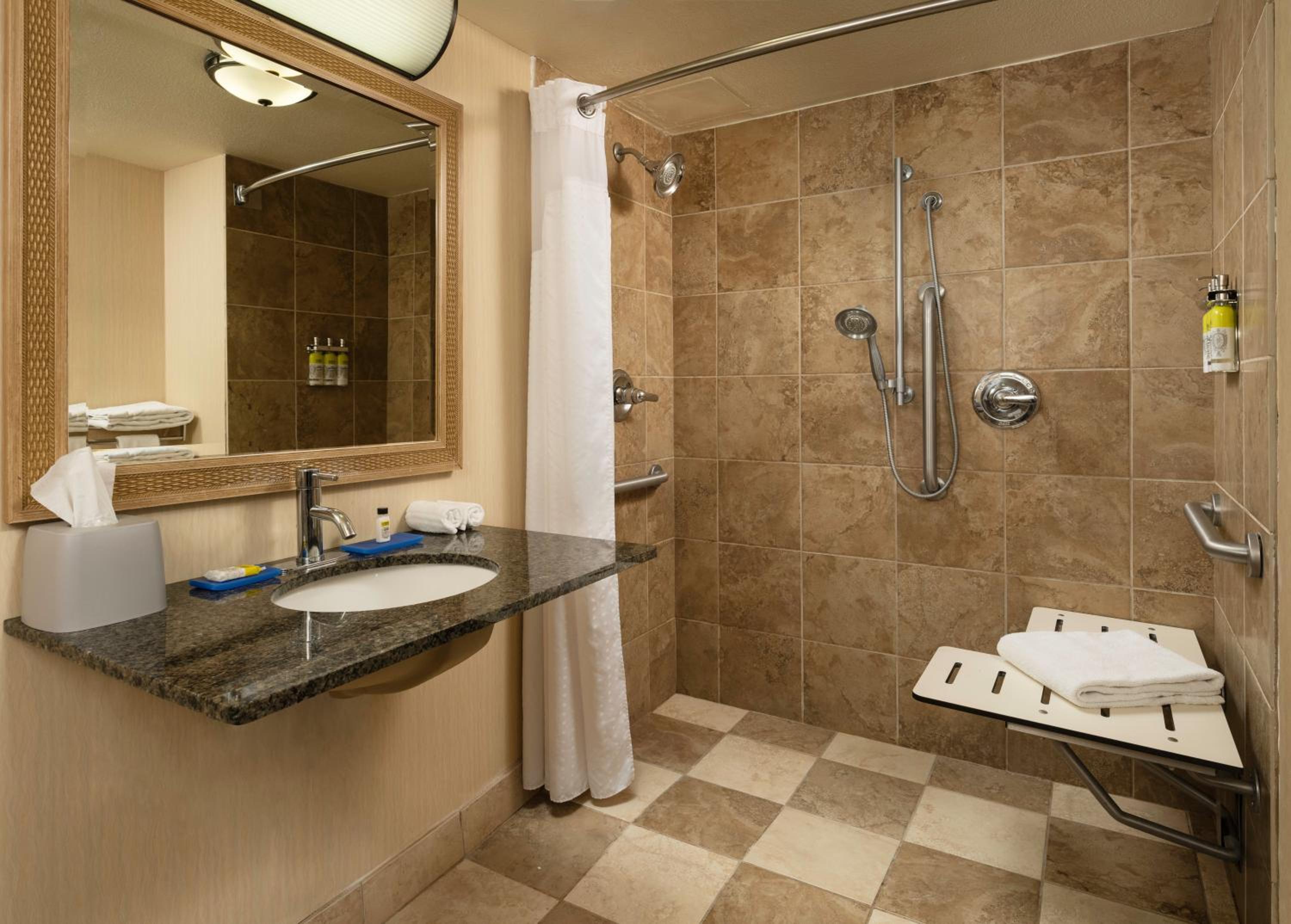 Double Room with Roll in Shower - Non-Smoking photo 2
