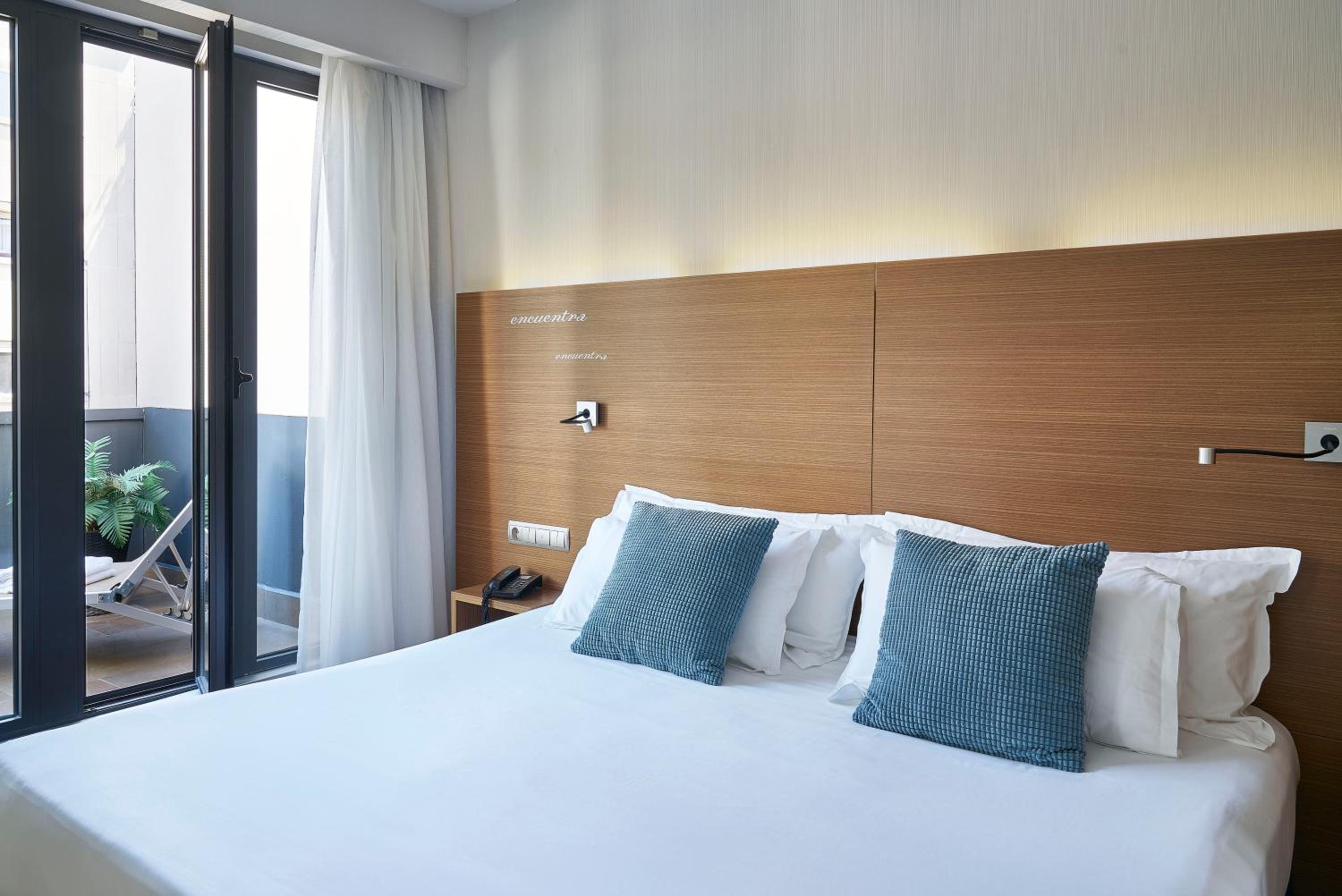 Superior Double Room - Photo 8