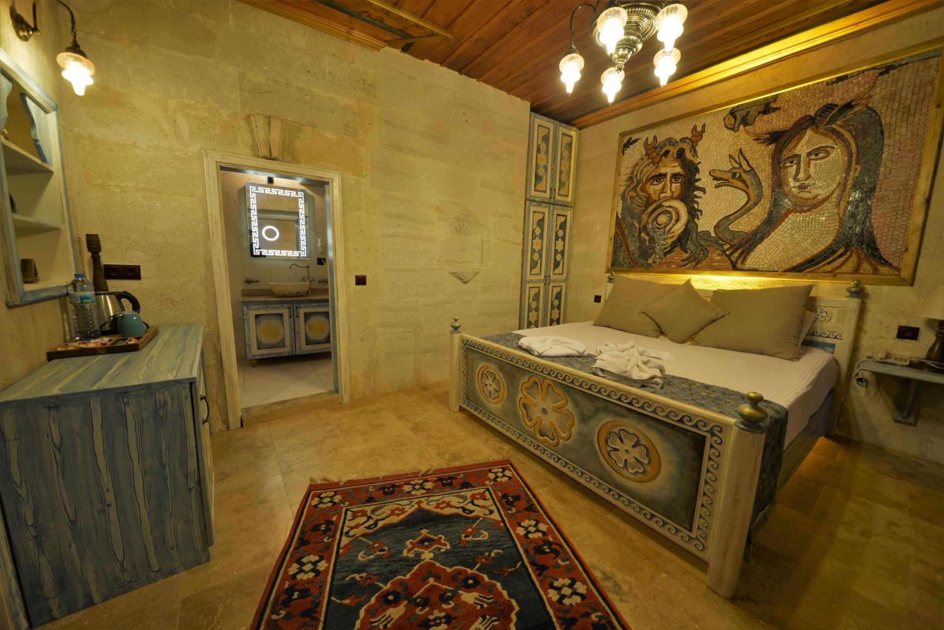 Deluxe Double Room - Photo 13