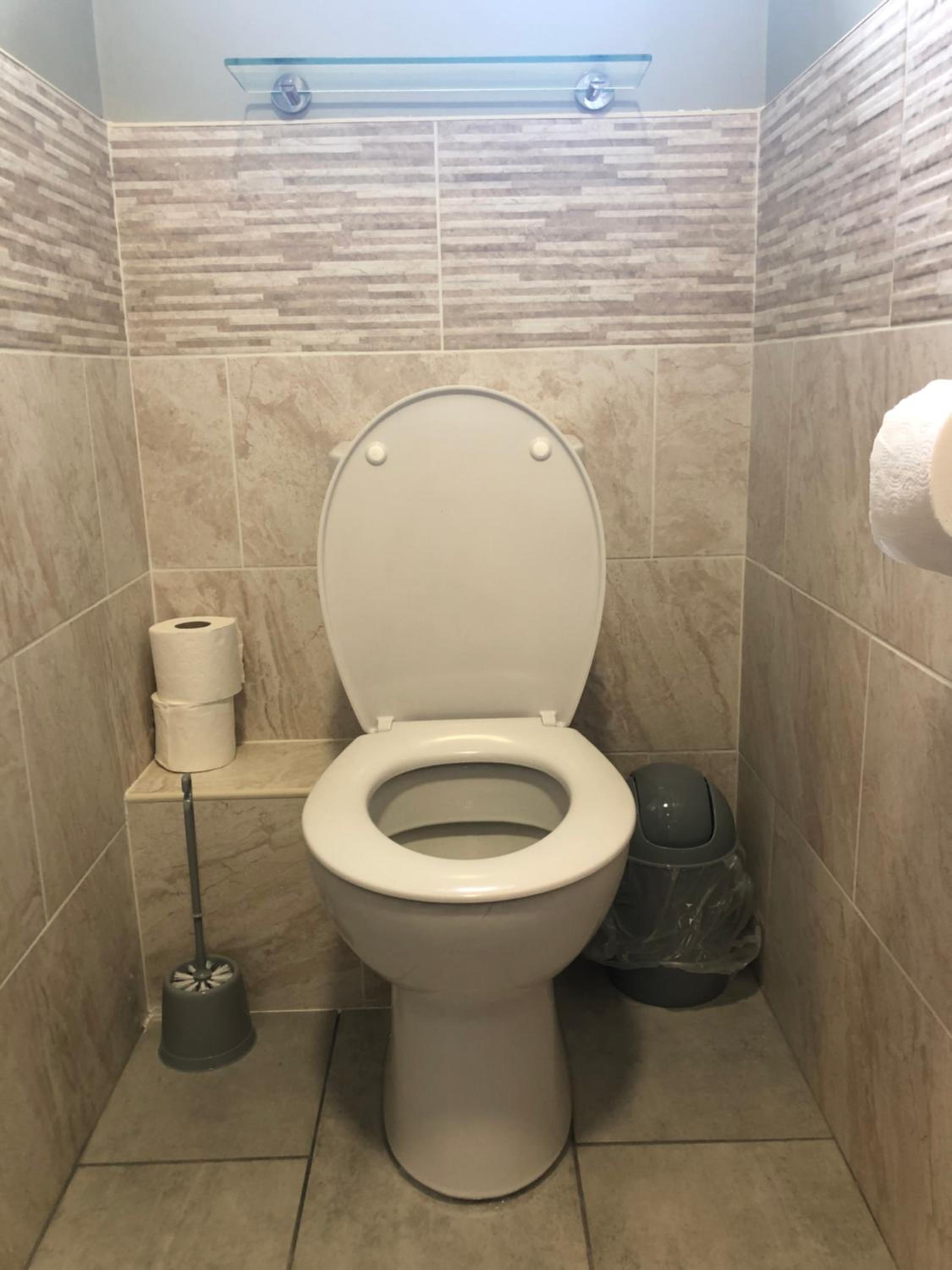 Standard Single Room with Shower photo 2