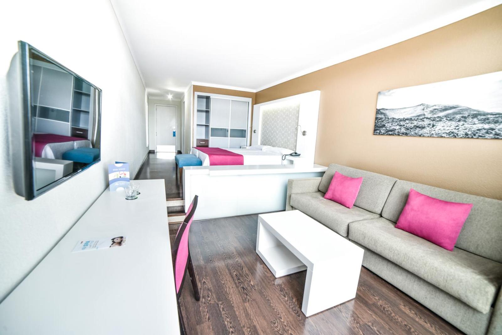 Habitación Doble Superior (3 adultos + 1 niño)