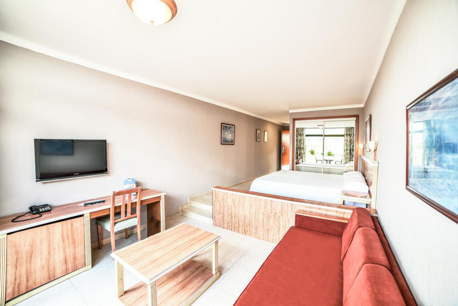 Habitación Doble o con Dos Camas con Cama Extra (2 Adultos + 1 Niño)