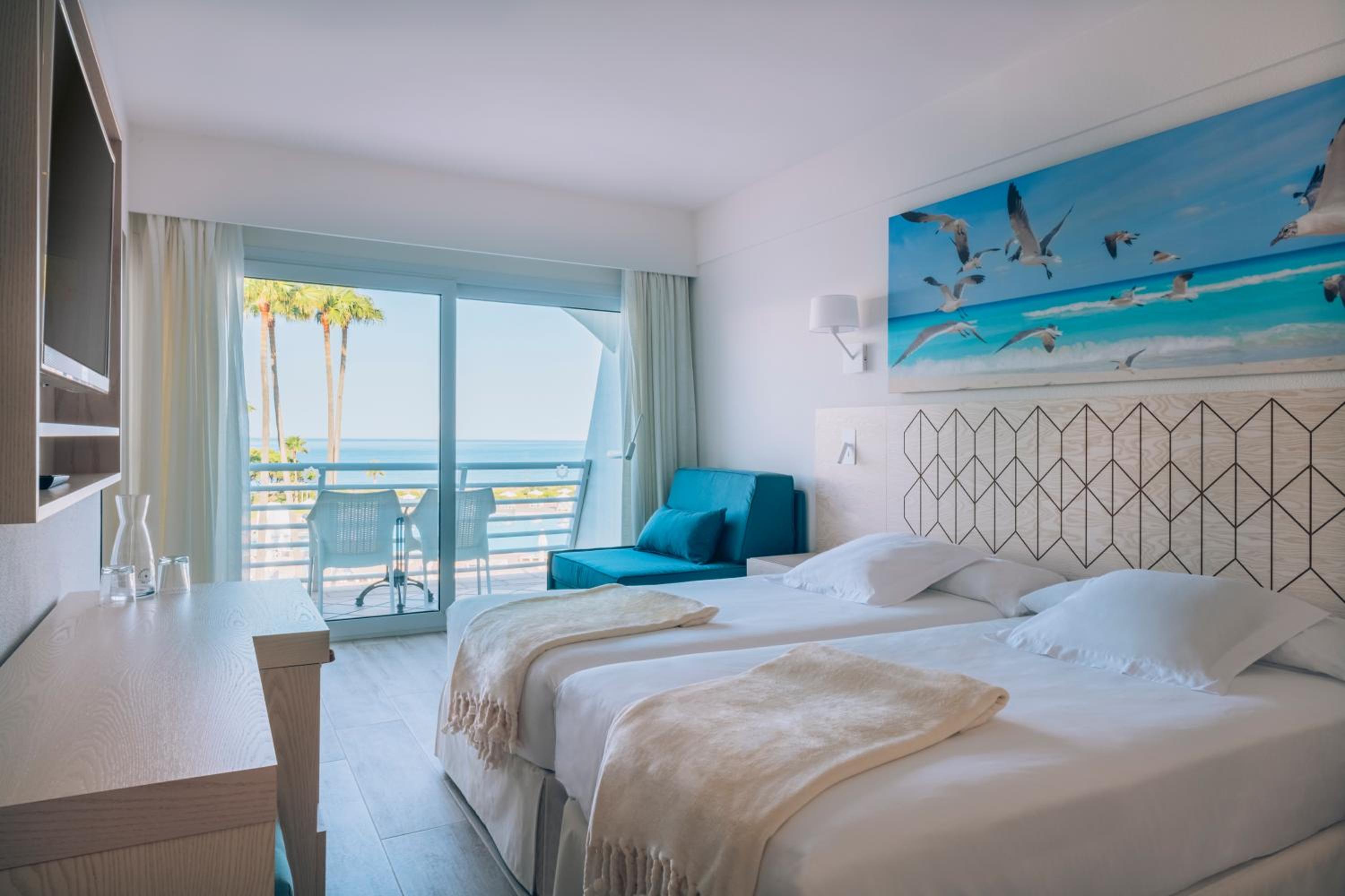 Double Room with Sea View - Photo 1