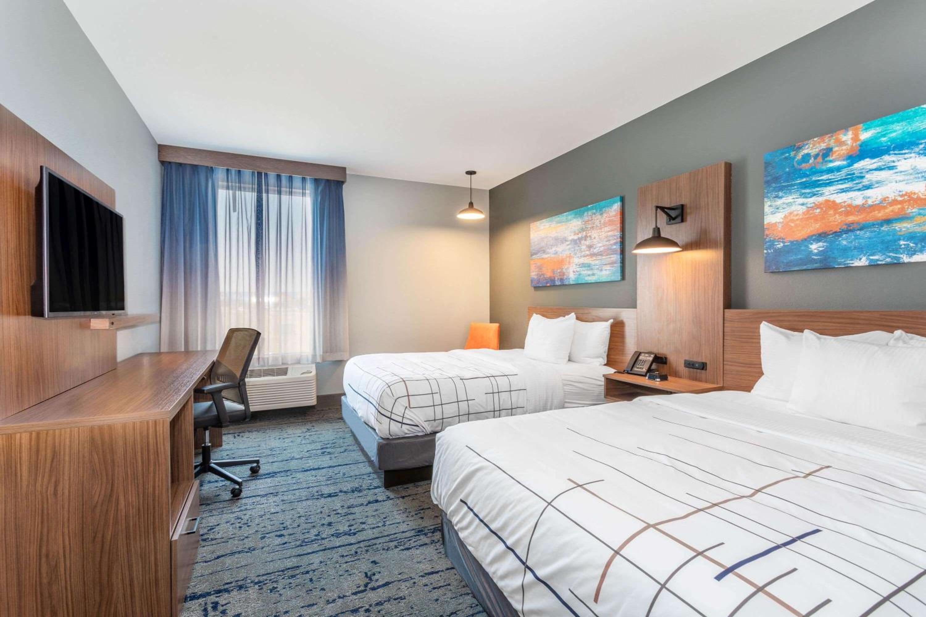 Queen Room with Two Queen Beds - Non-Smoking - Photo 1