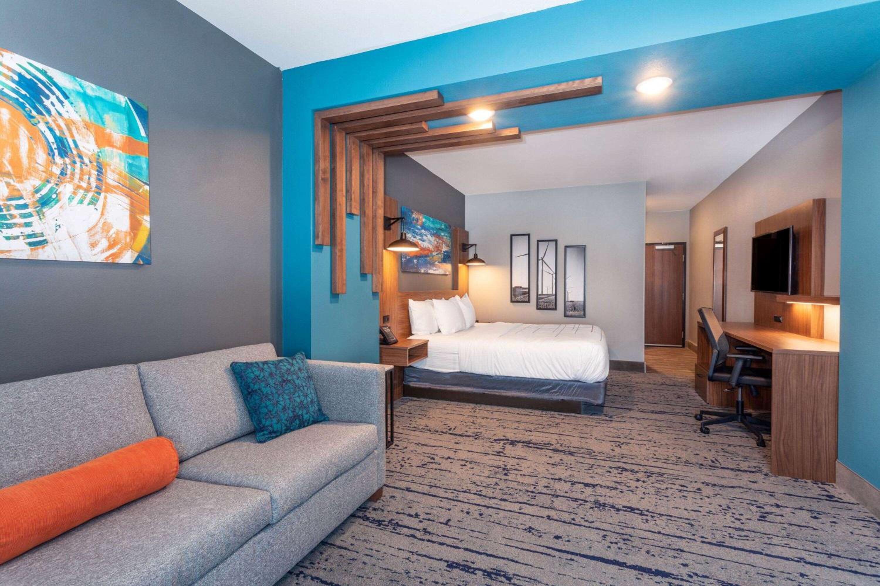 King Suite - Mobility Access/Non-Smoking - Photo 1