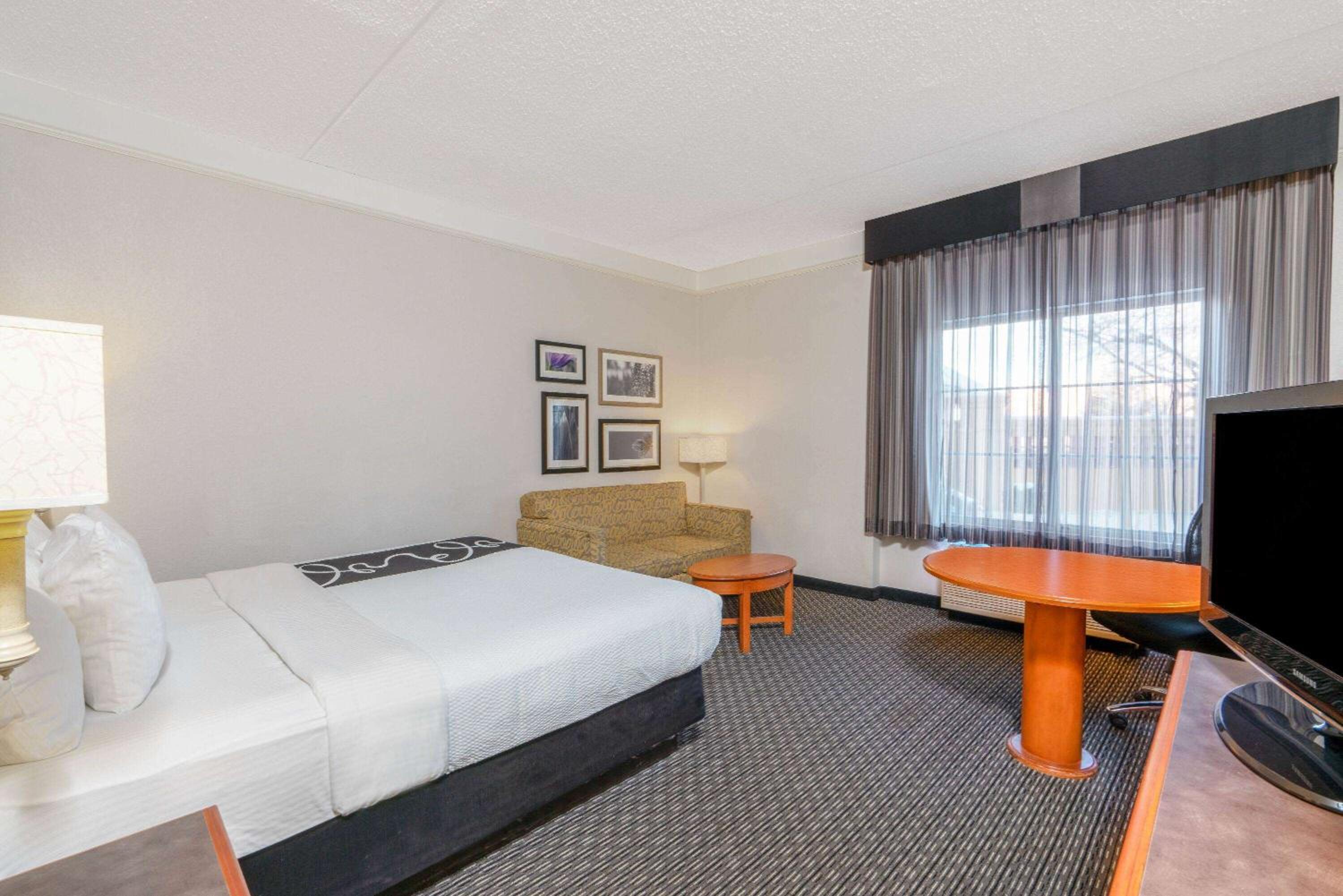 Executive King Room - Photo 2