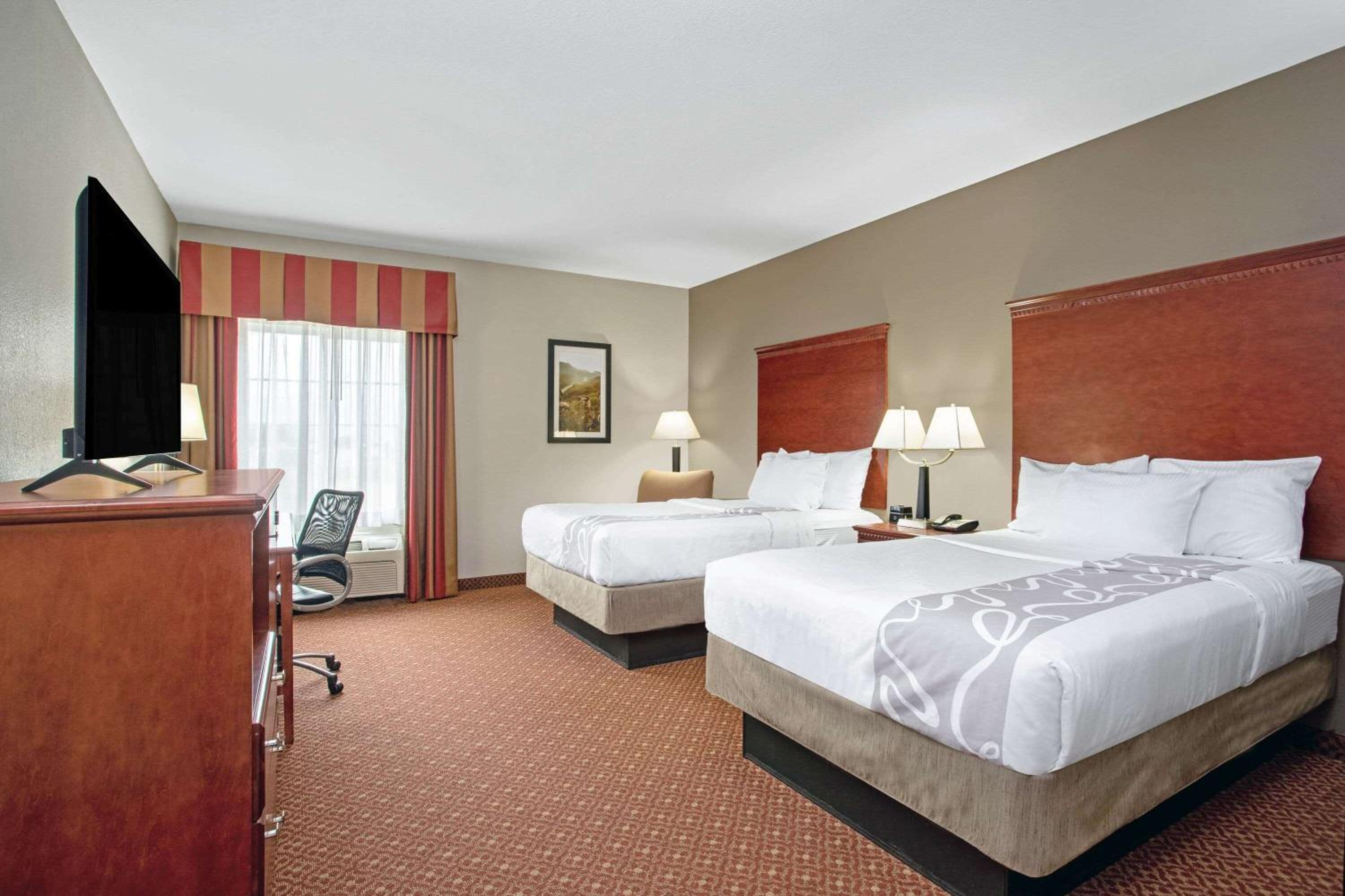 Double Room with Two Double Beds - Non-Smoking - Photo 3