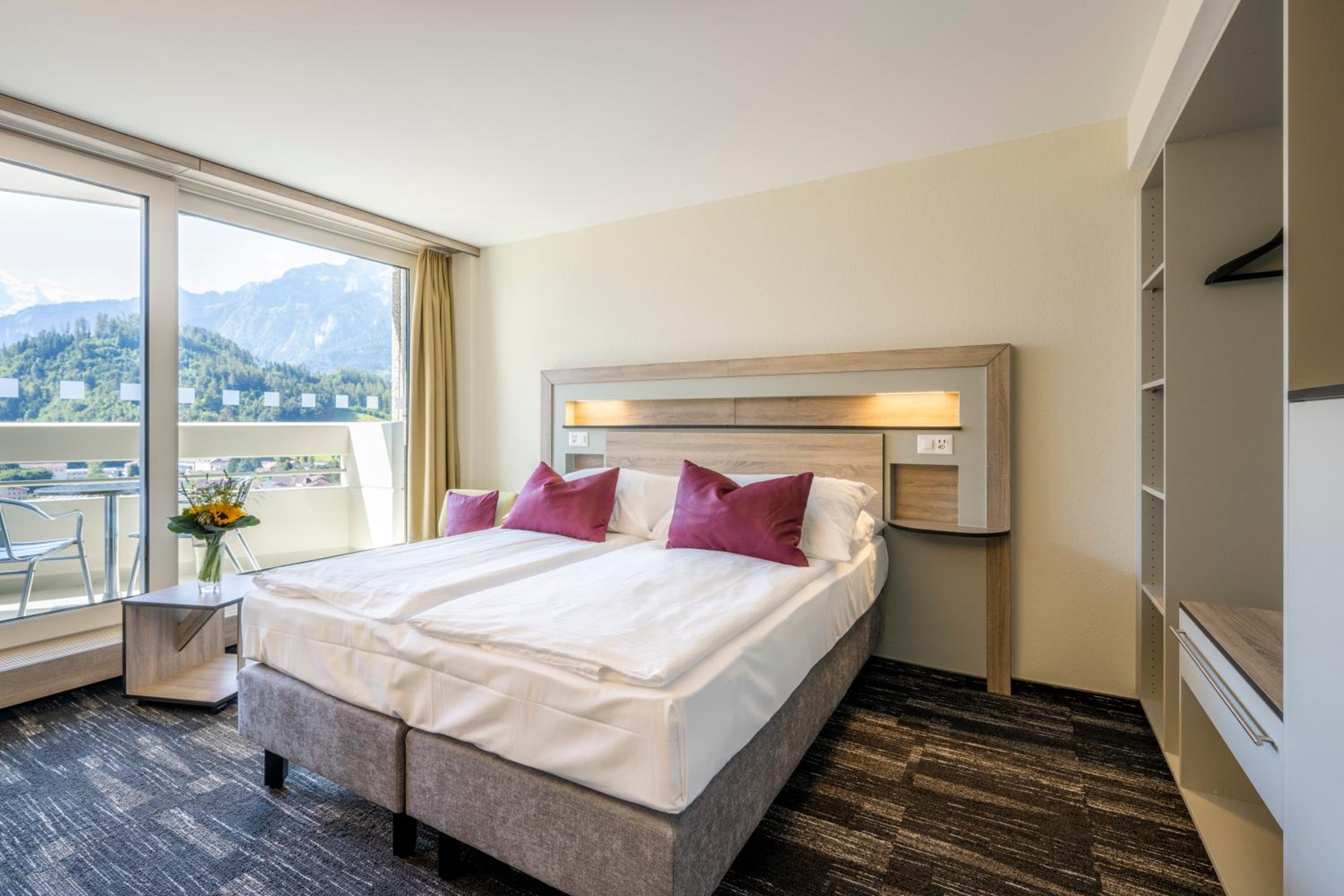 Deluxe Double Room - Queen Bed - Photo 6