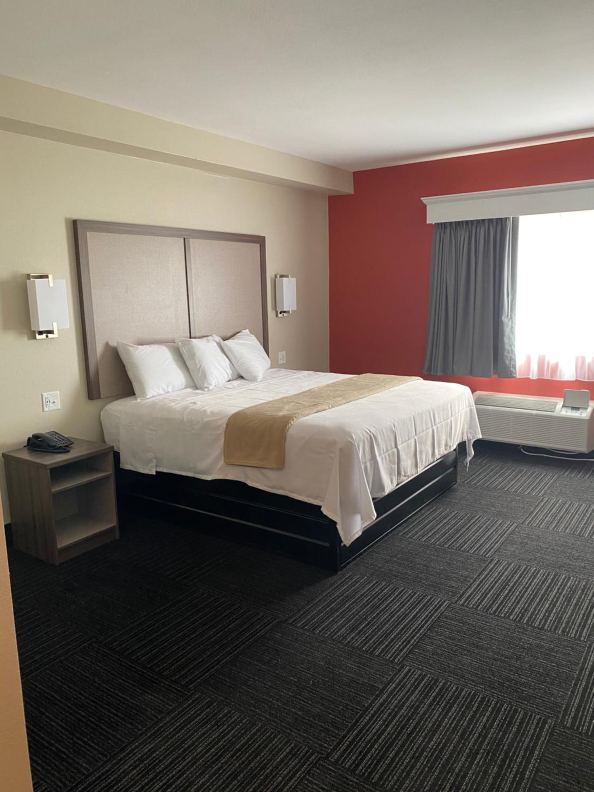 King Suite - Photo 2