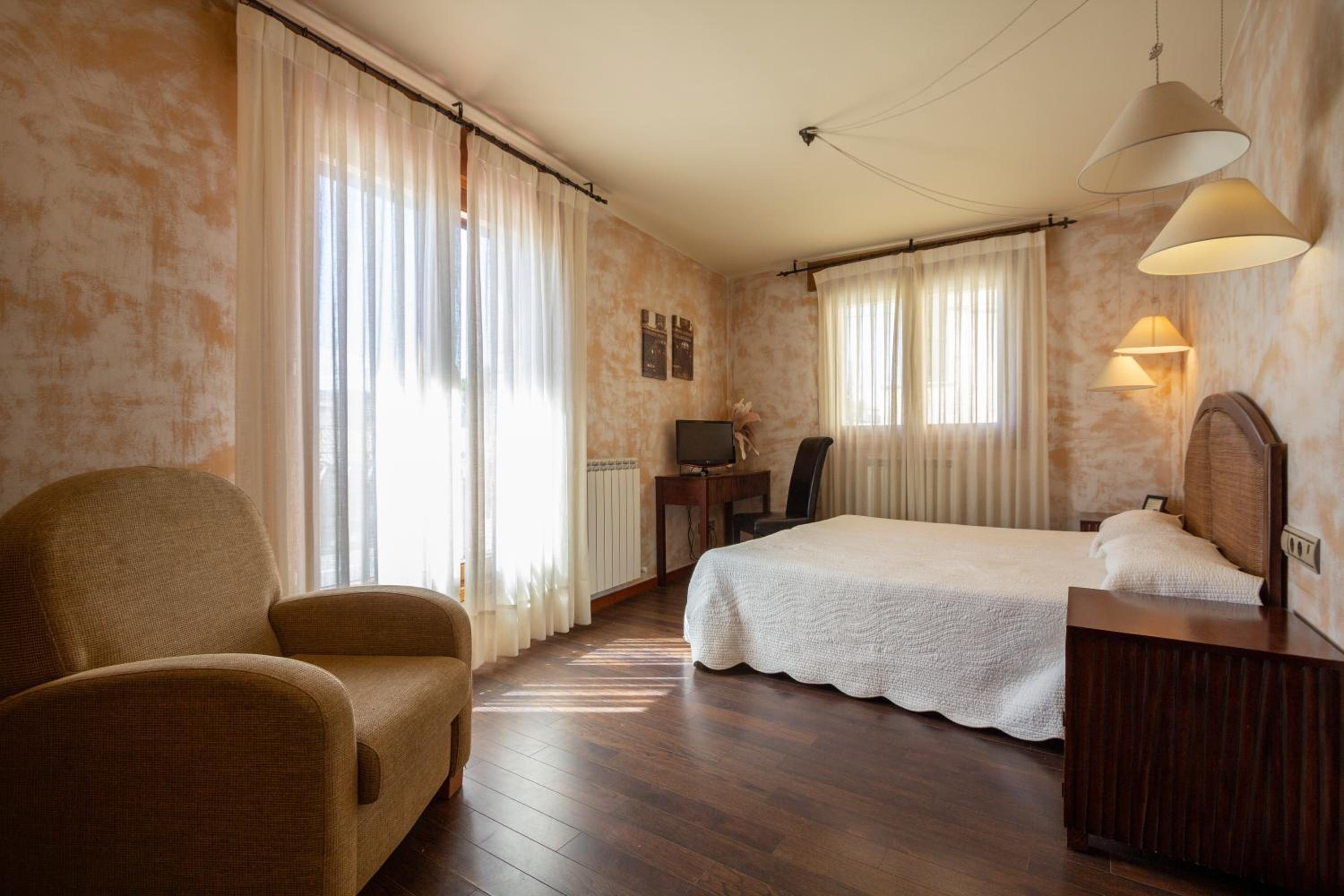 Twin Room - Photo 4