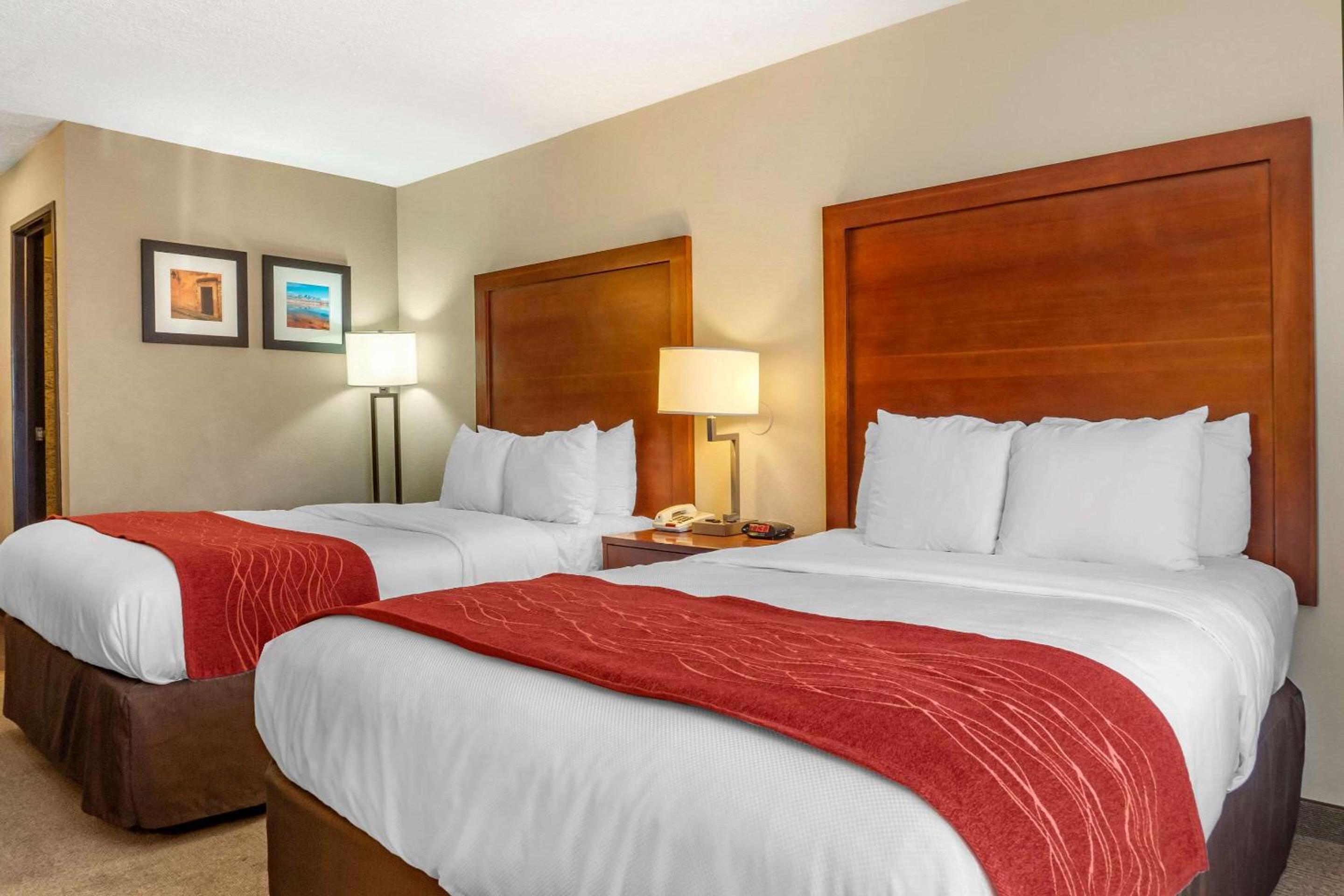 Double Room with Two Double Beds - Non-Smoking - Photo 4