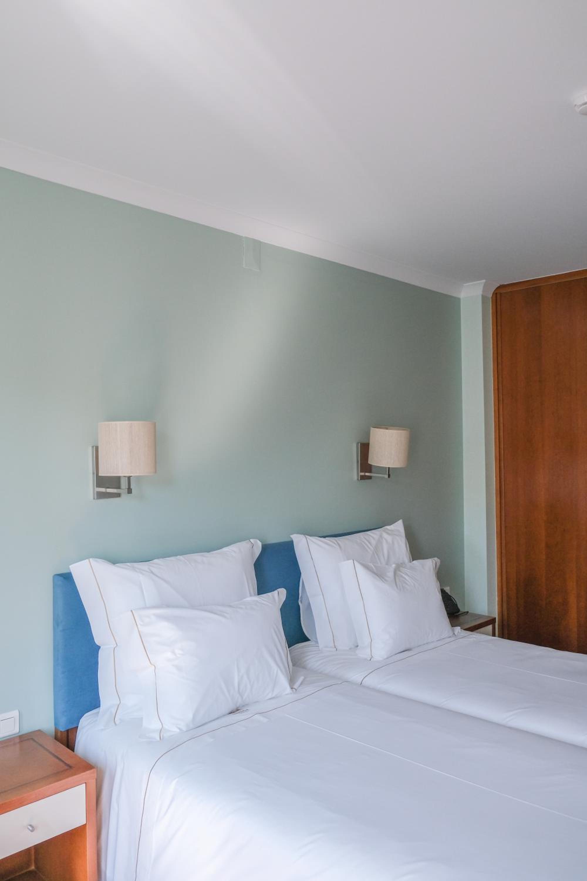 Double or Twin Room with River View - Photo 15
