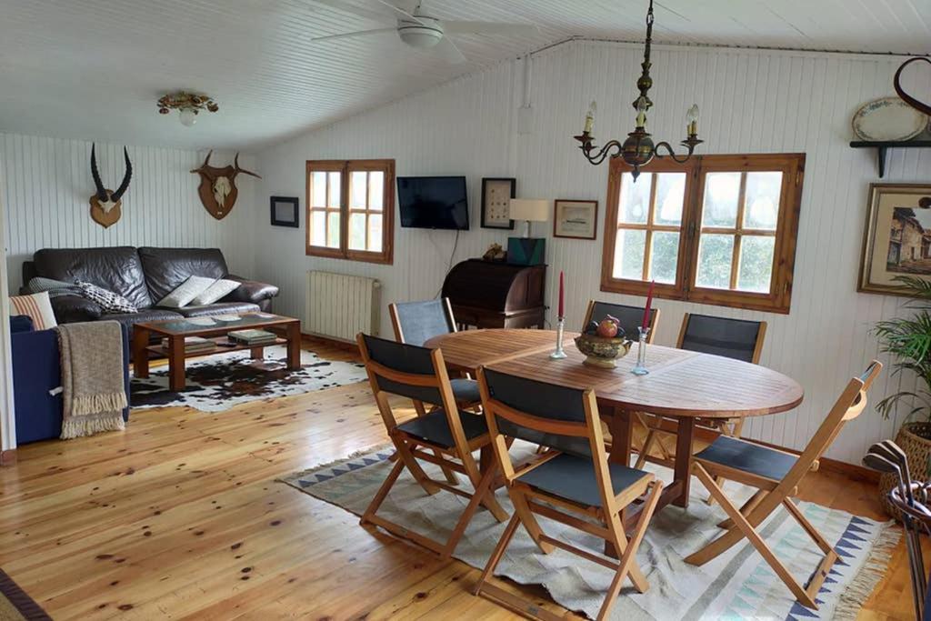 Three-Bedroom House photo 2
