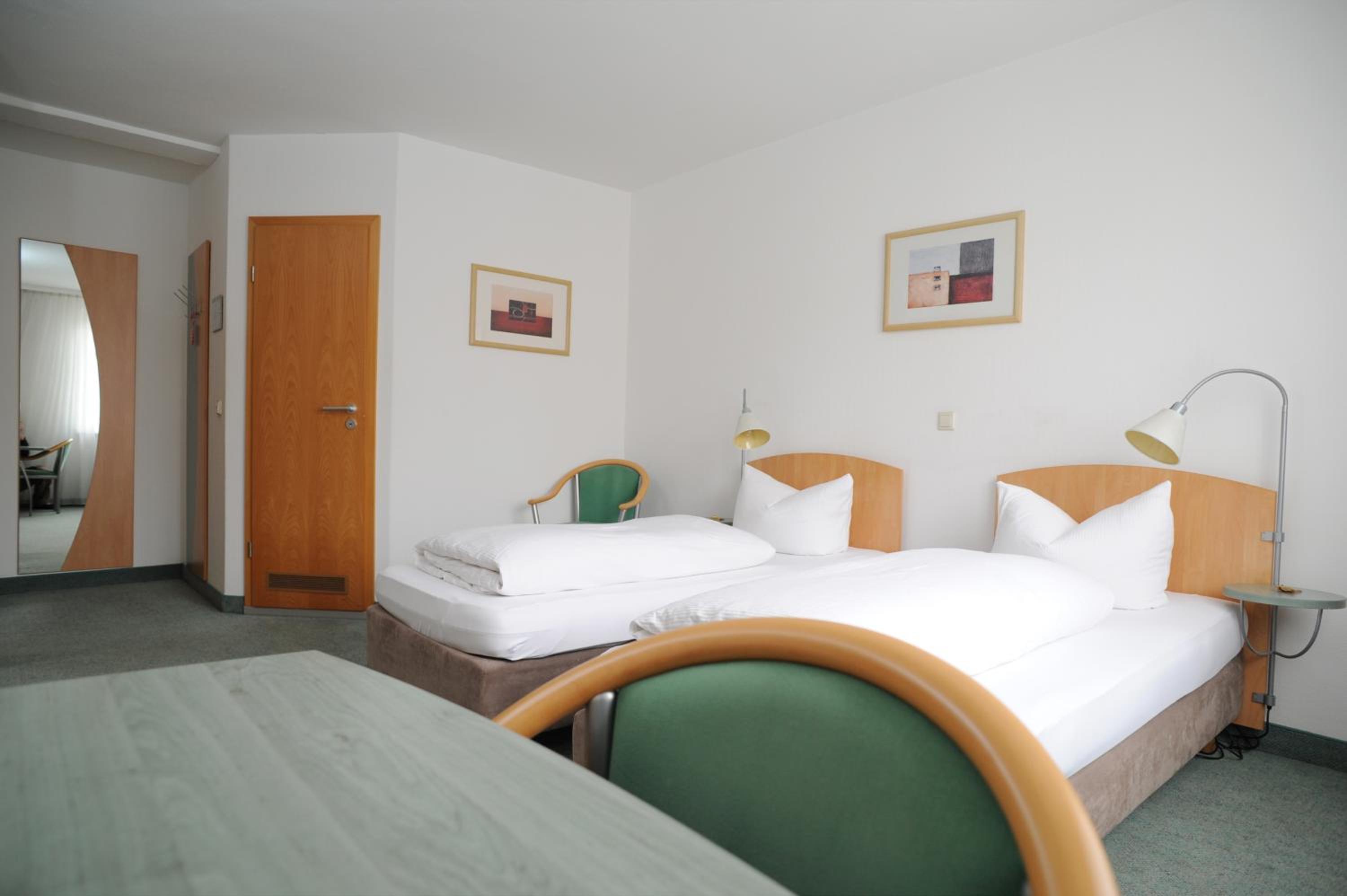 Double Room - Photo 8