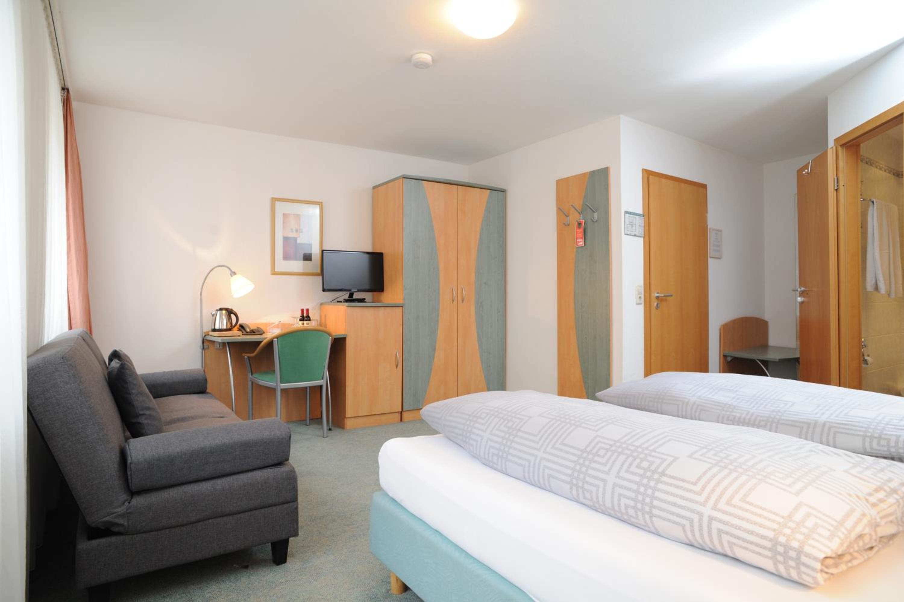 Double Room - Photo 10