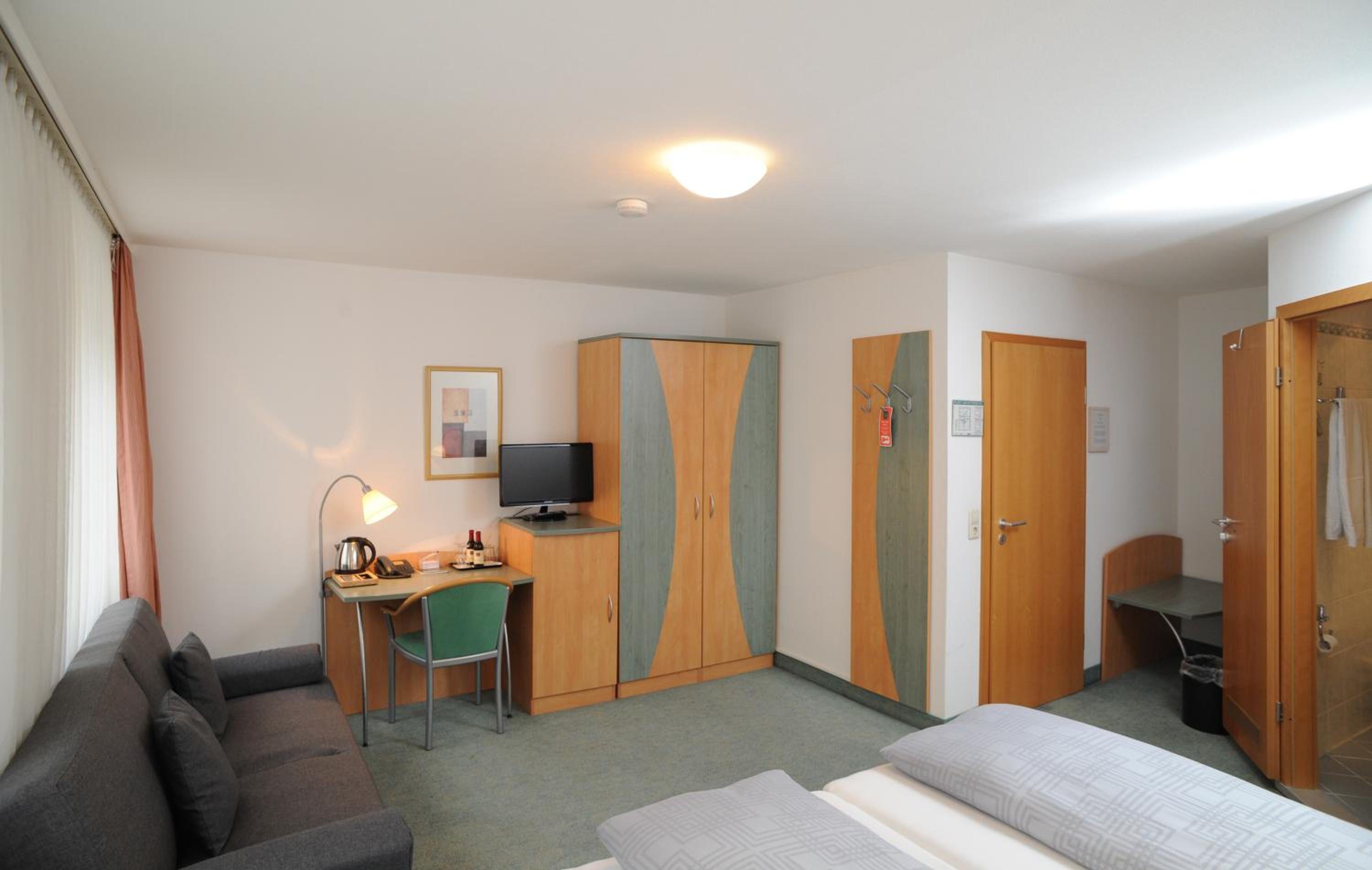Double Room - Photo 11