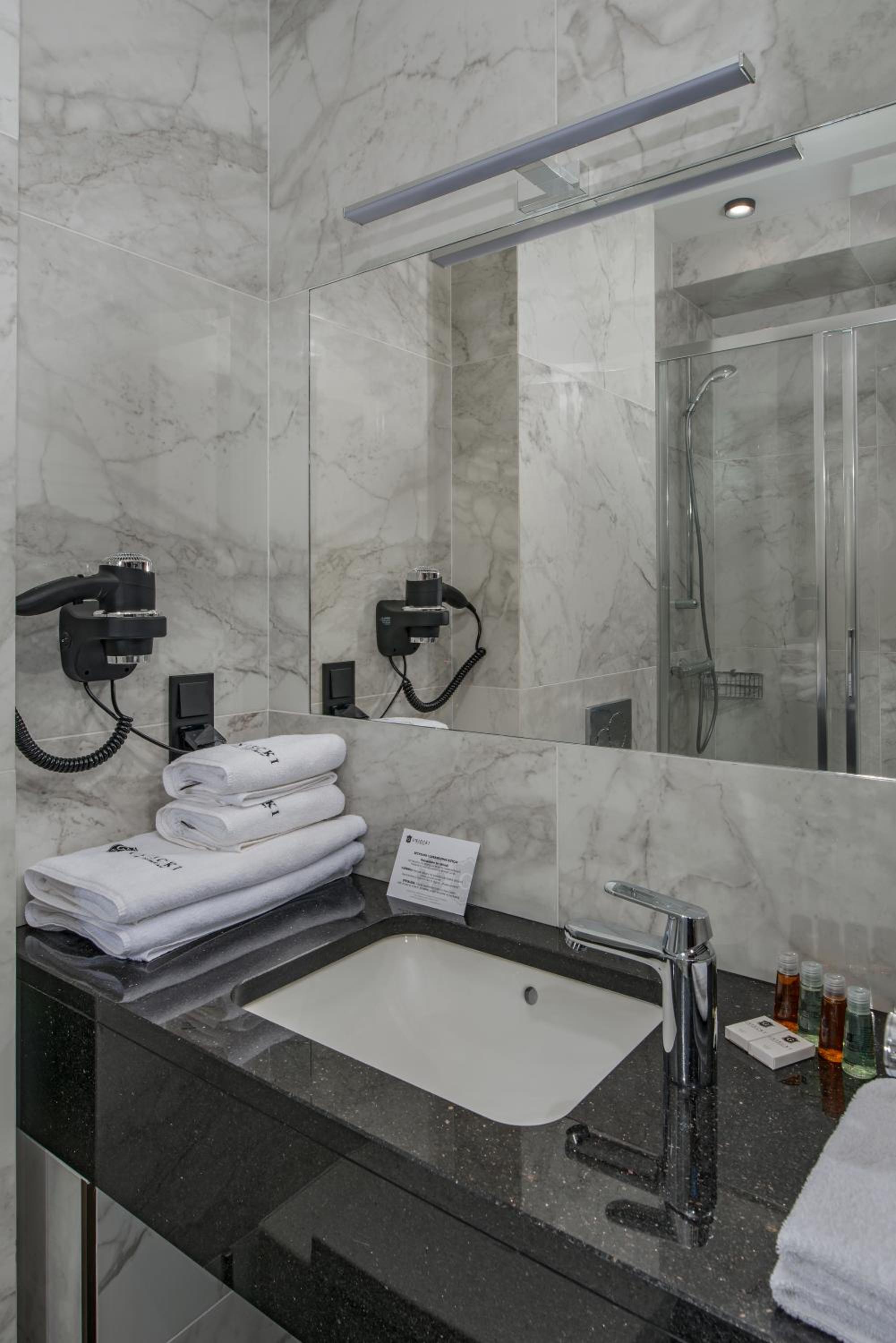 Deluxe Twin Room - Photo 4