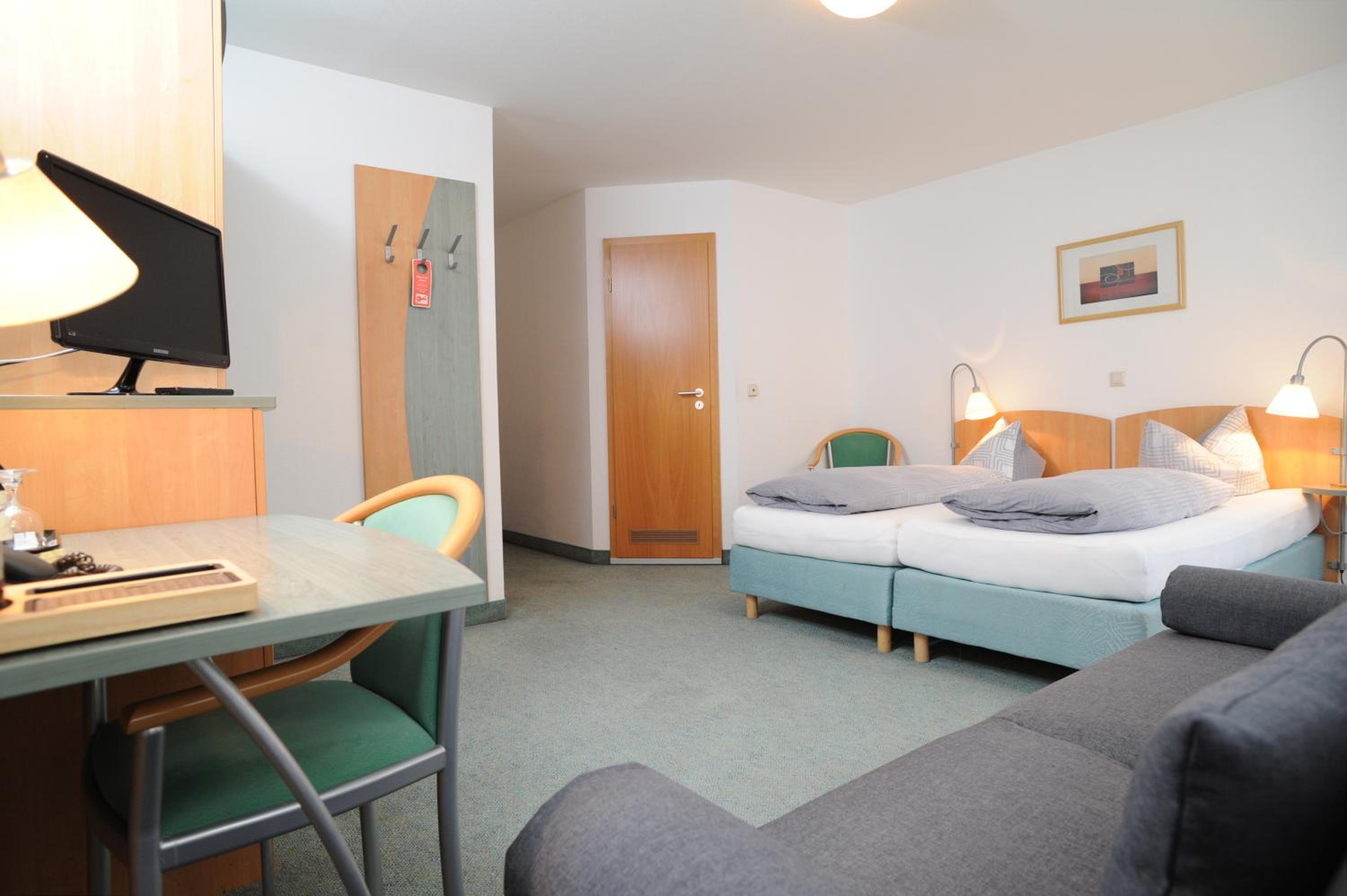 Double Room - Photo 12