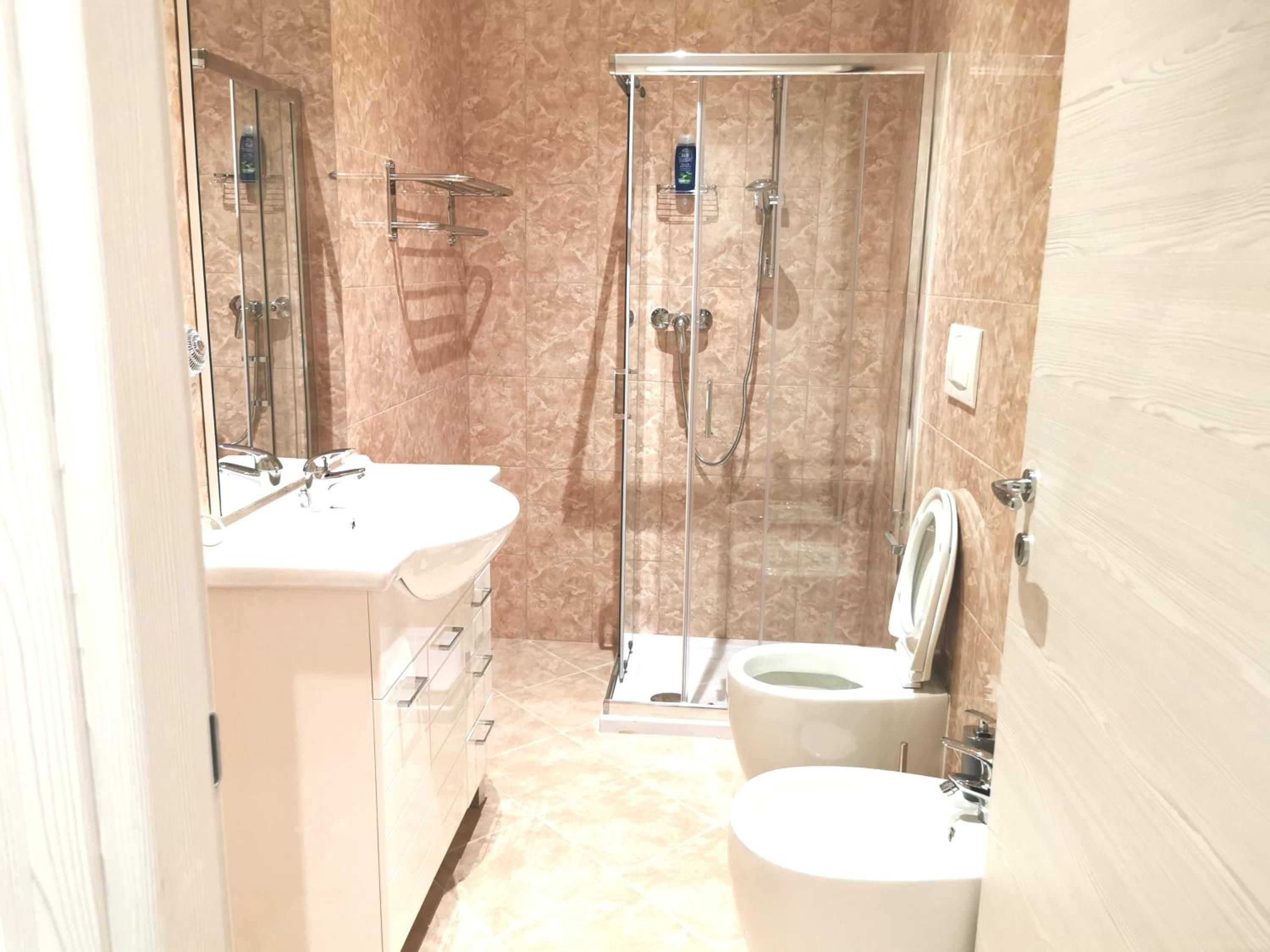 Premium Quadruple Room - Photo 5