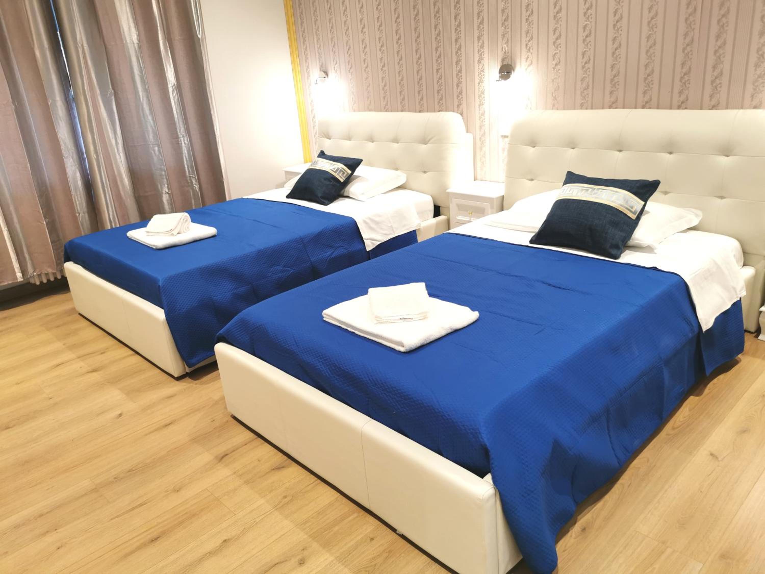 Standard Twin Room - Photo 3