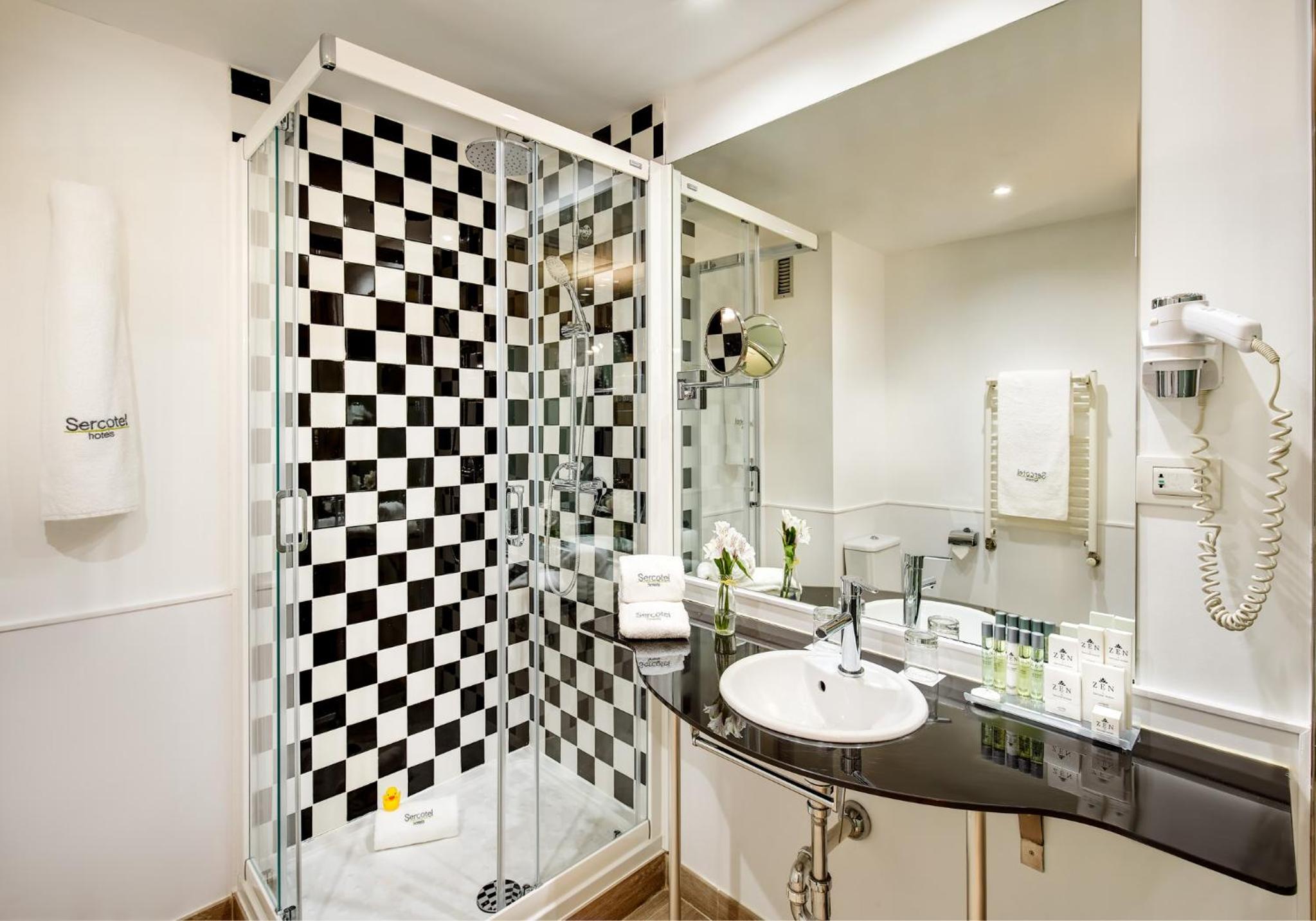 Twin Room - Photo 3