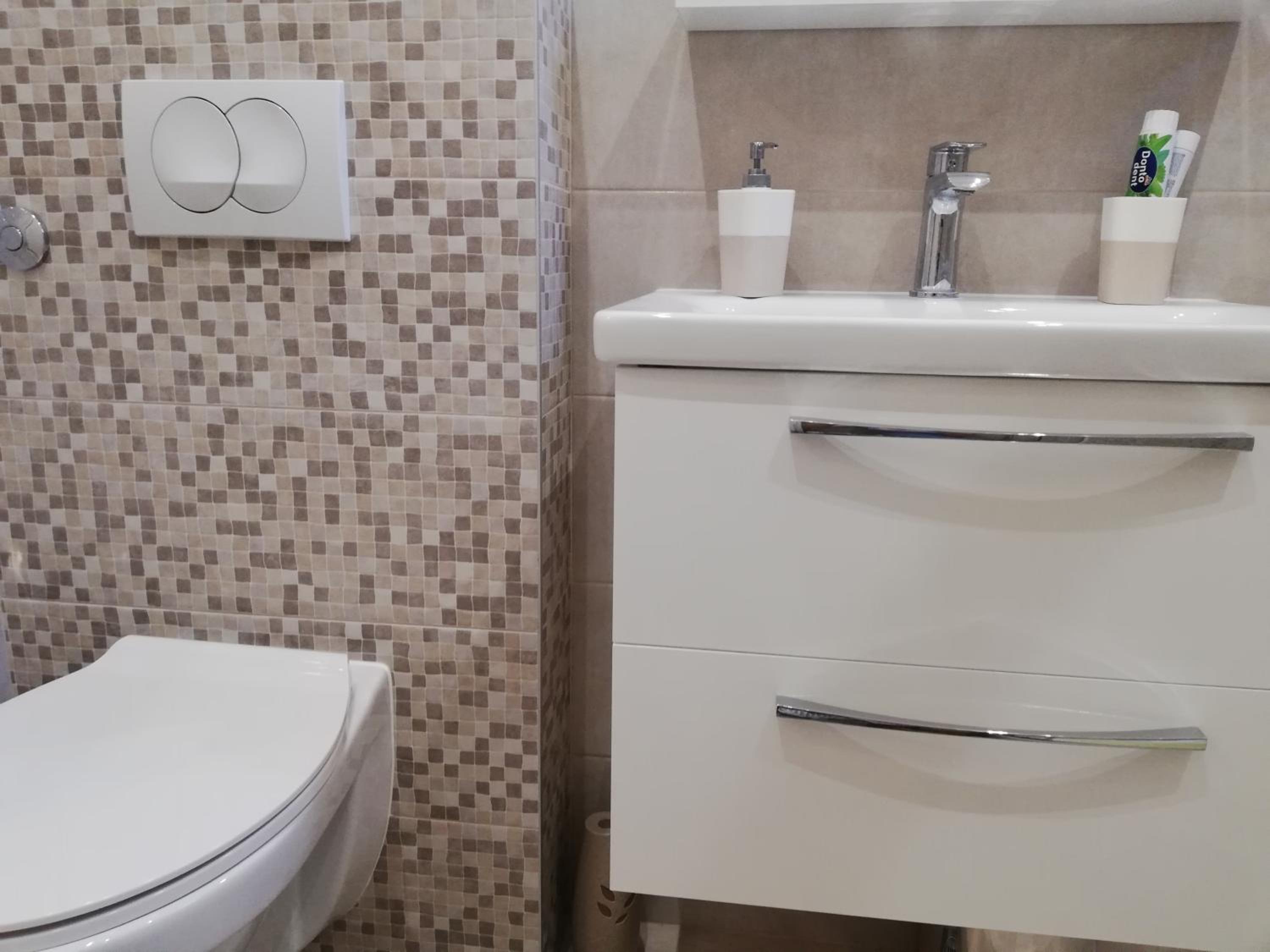 Studio Apartment - Photo 29