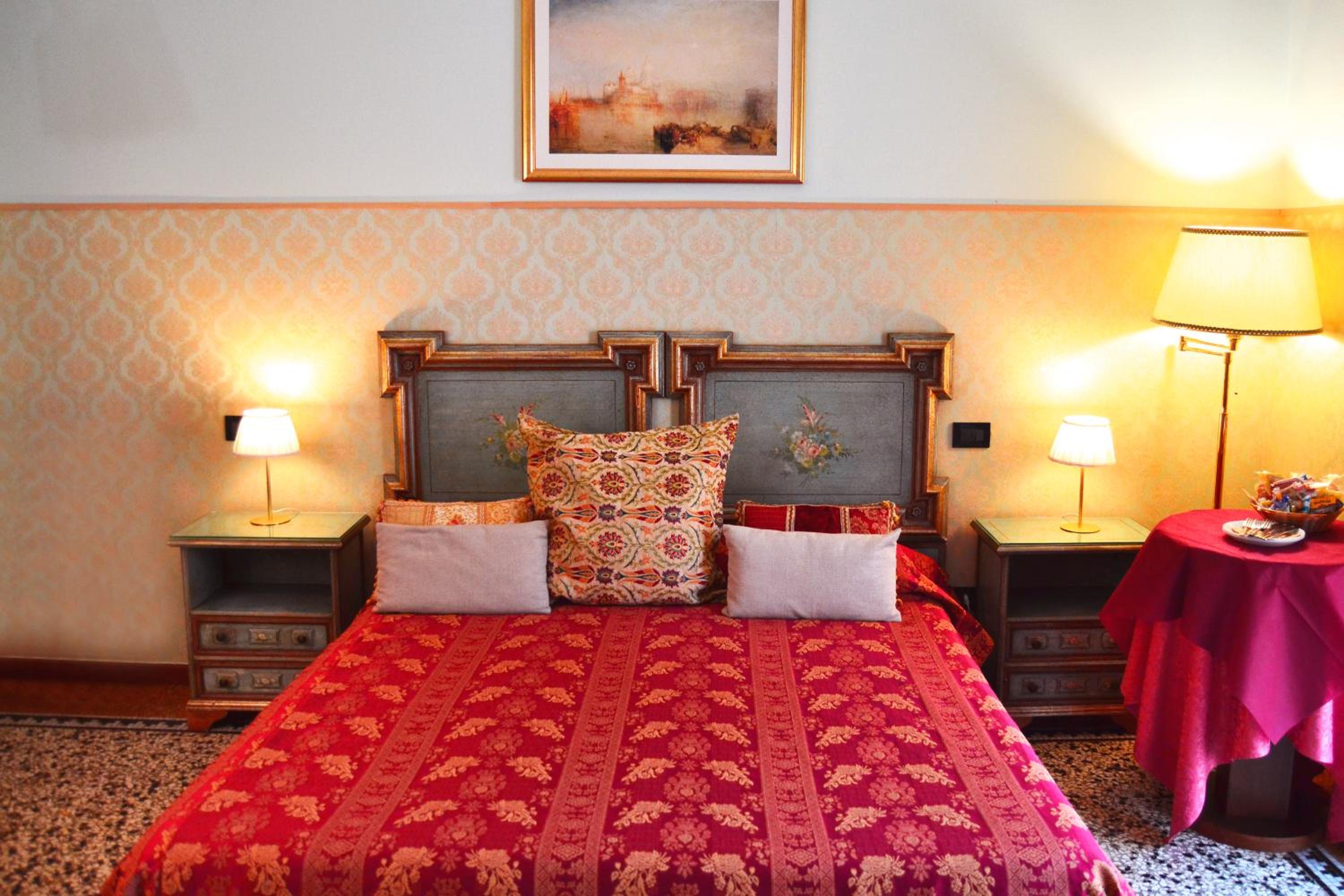Triple Room with Shared Bathroom photo 3