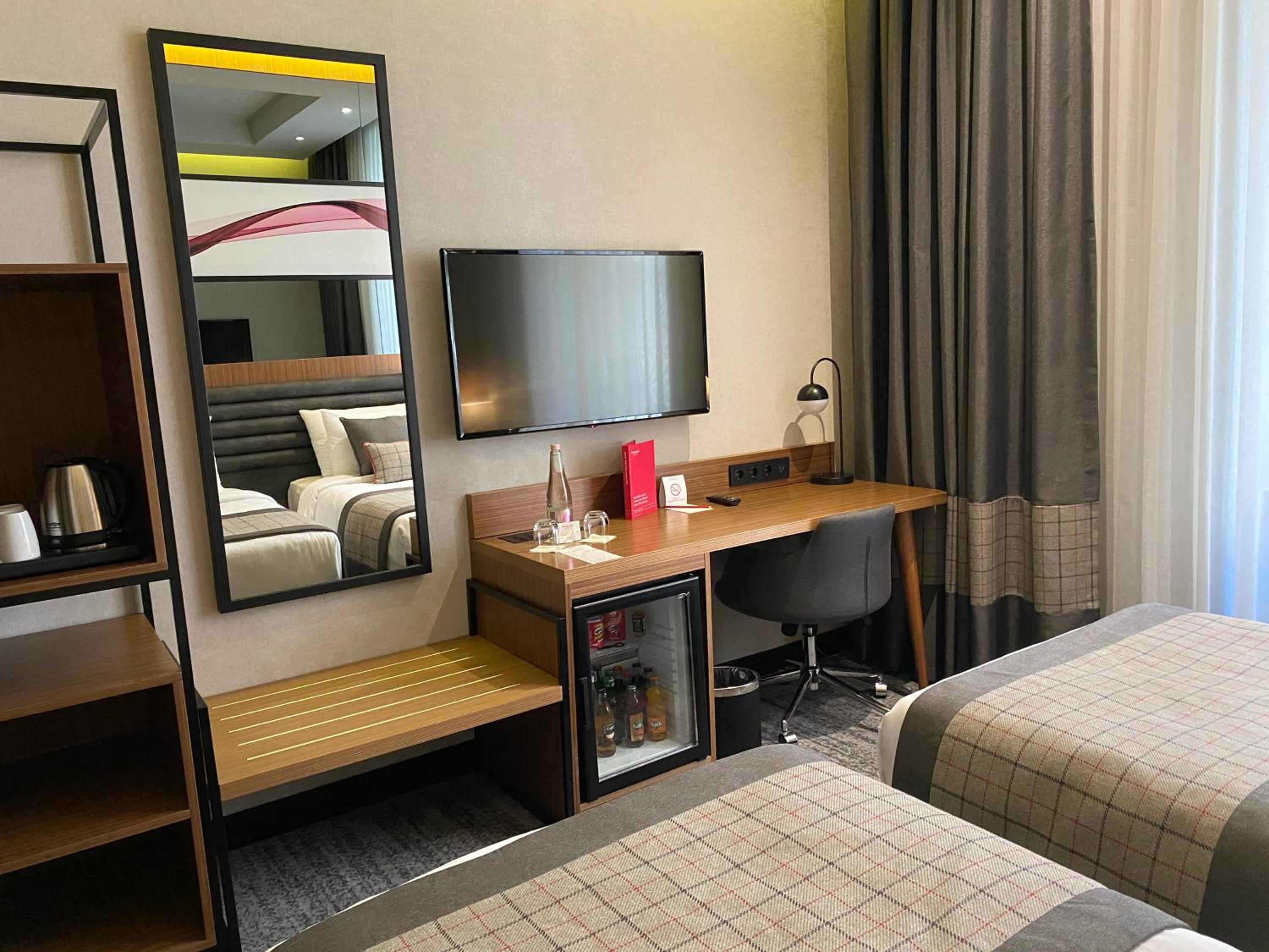 Superior Twin Room - Non-Smoking - Photo 9