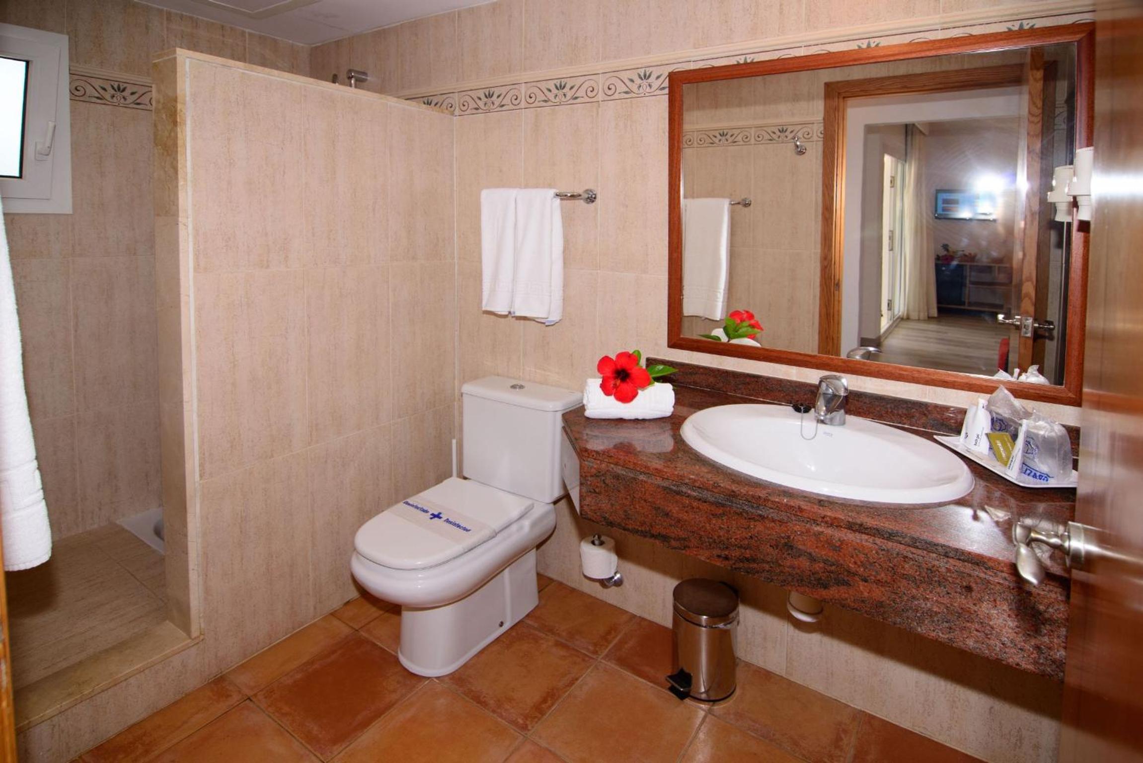Double Room - Photo 3