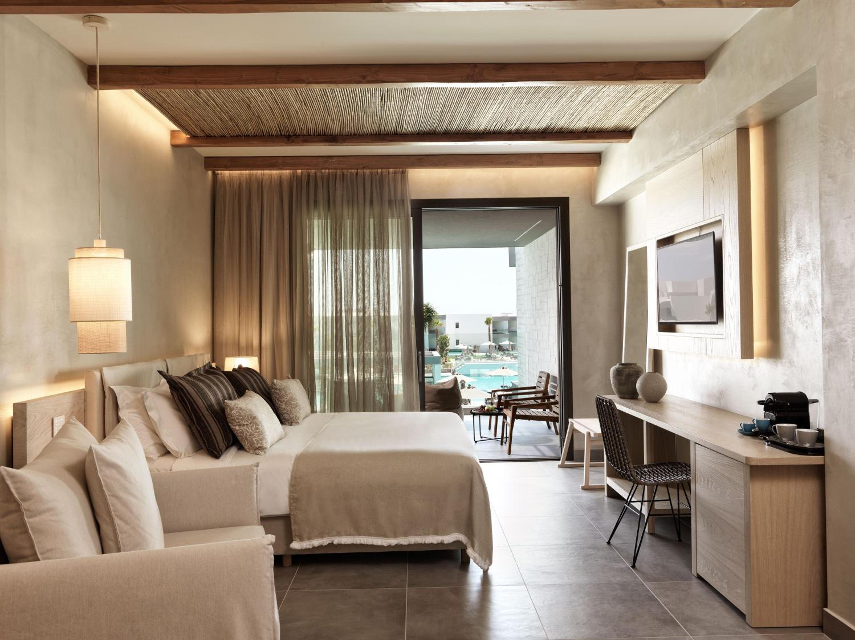 Double Room Swim Up Limited Sea View