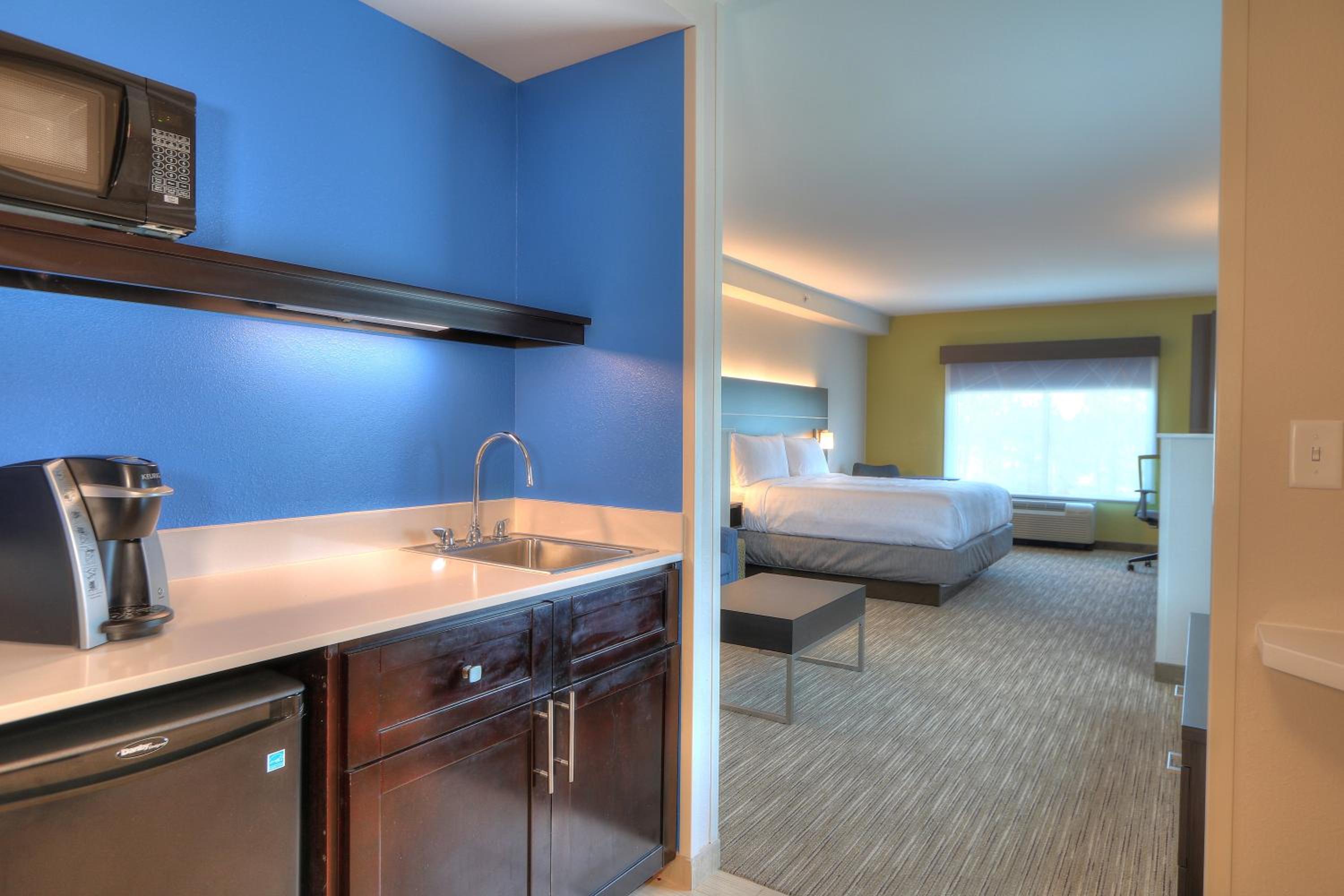 King Suite - Photo 2