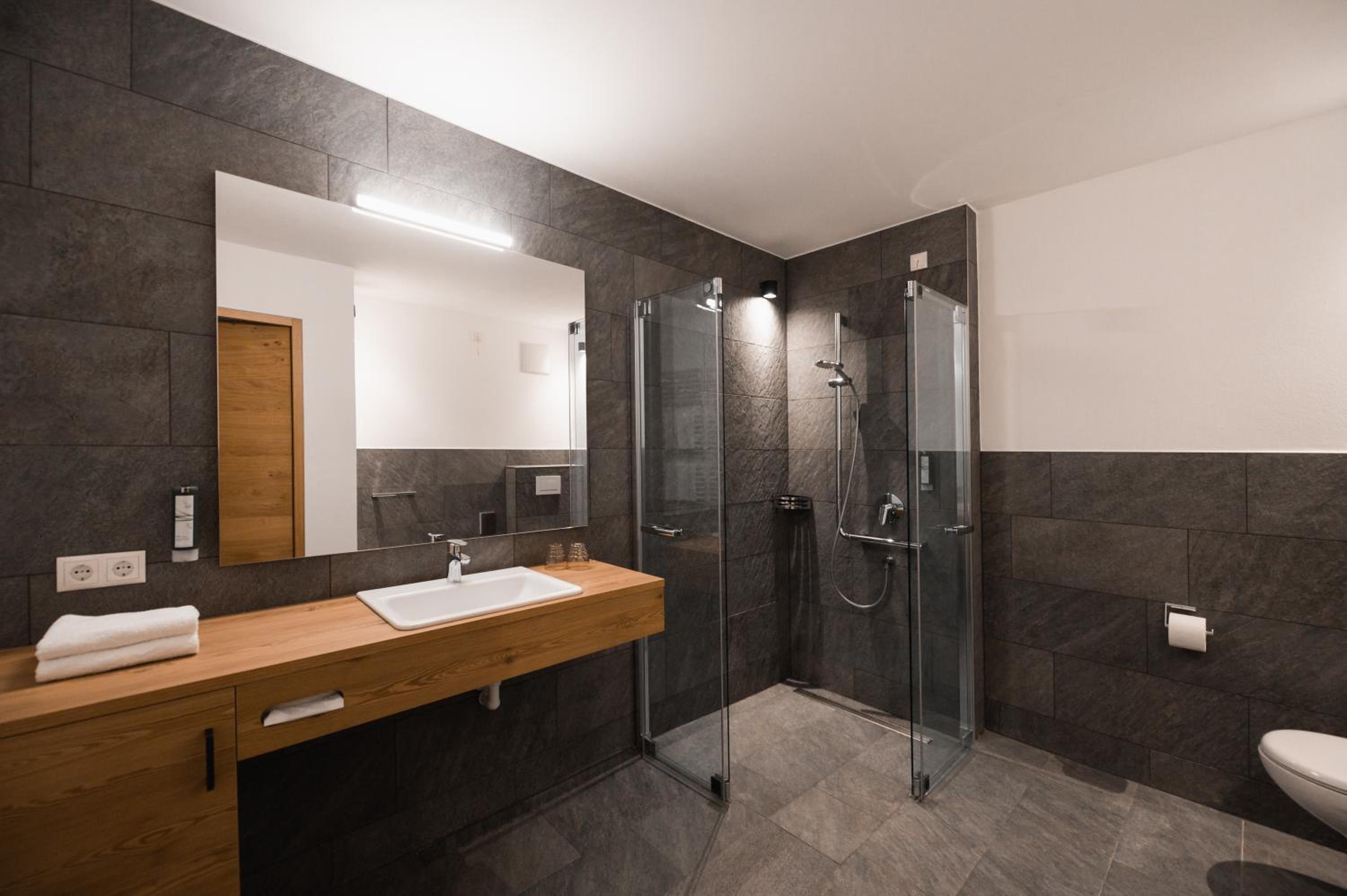Quadruple Room - Photo 2