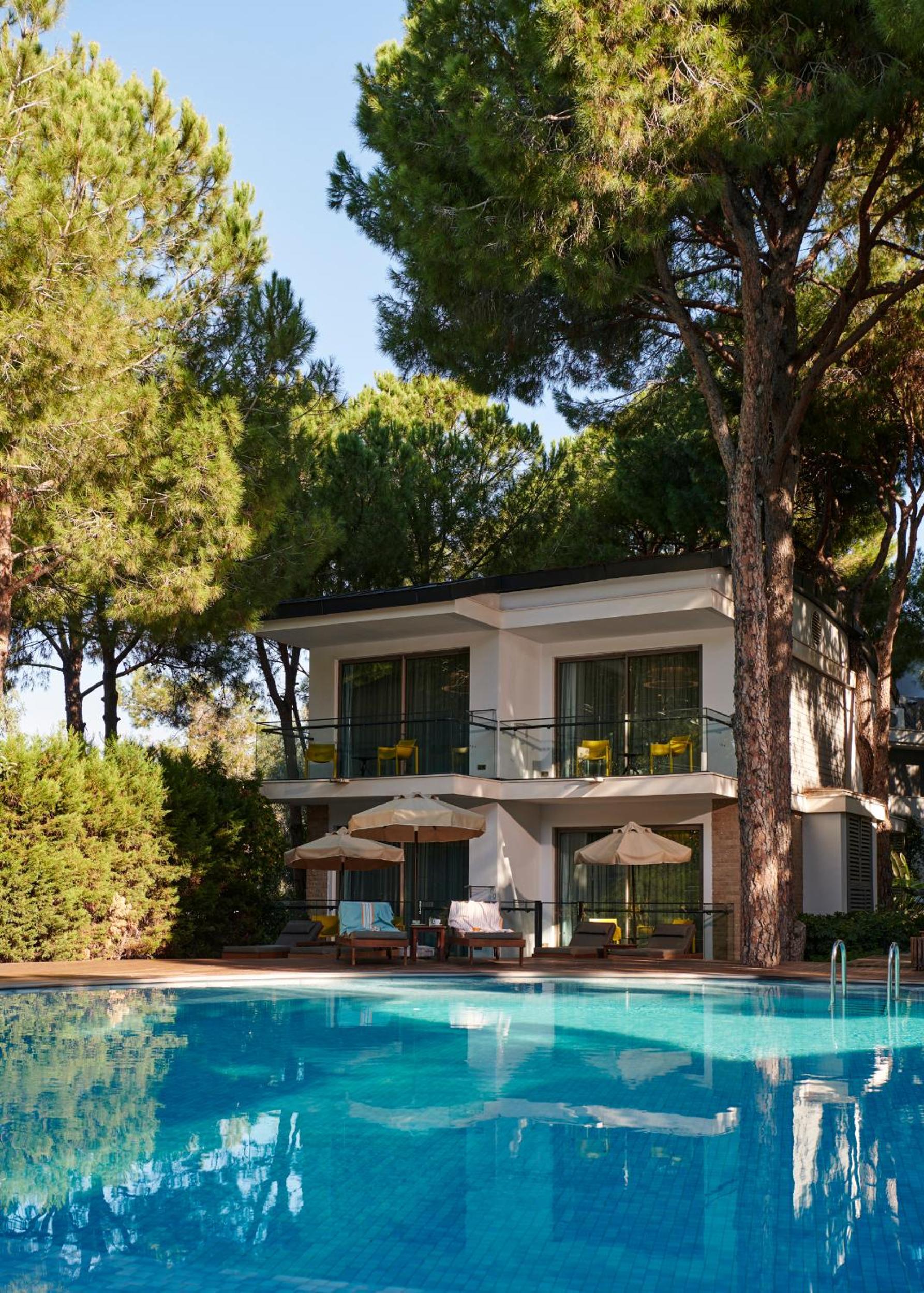 Lagoon Duplex Swim-Up Quad