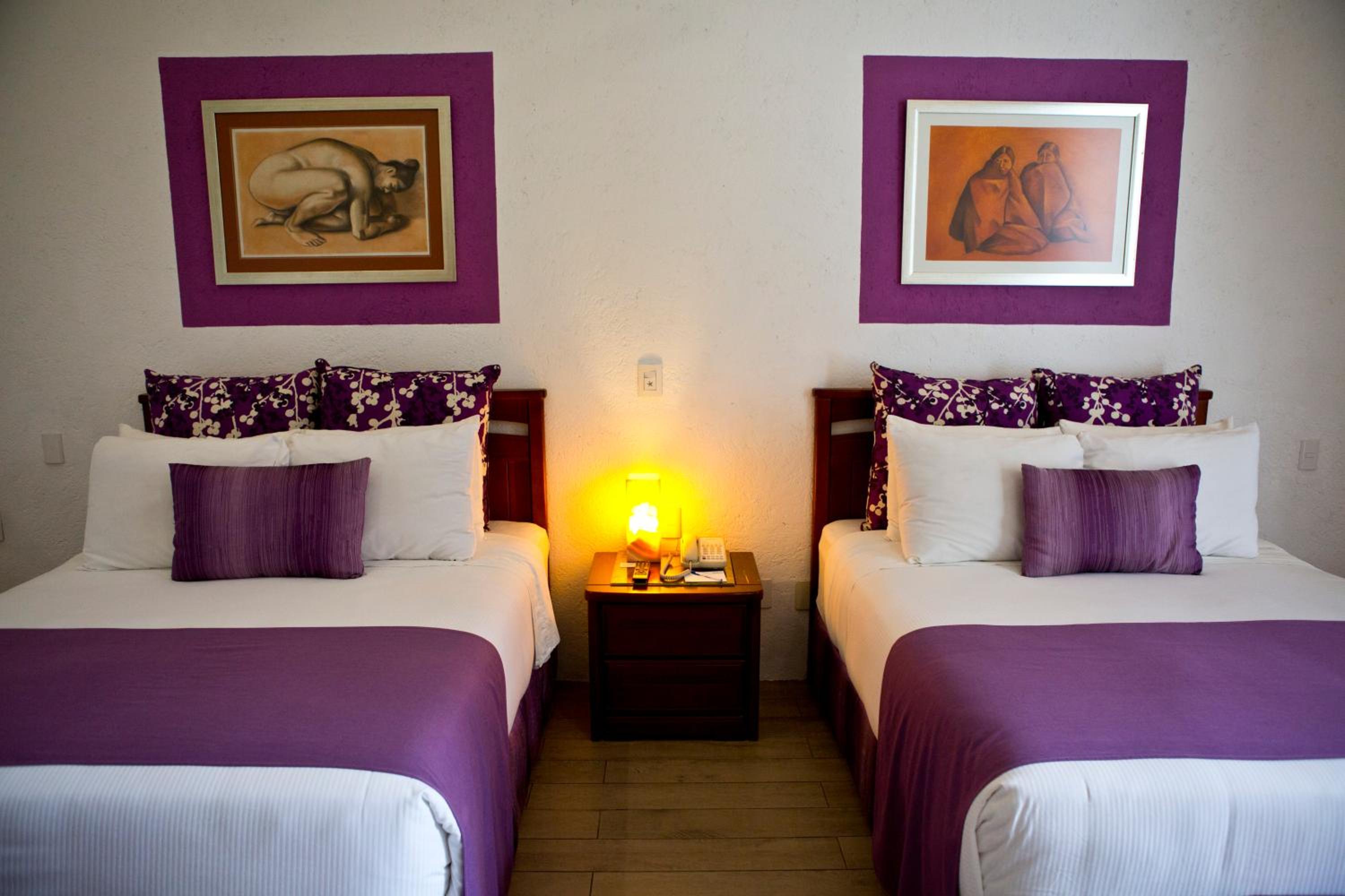 Deluxe Queen Room with Two Queen Beds - Non-Smoking