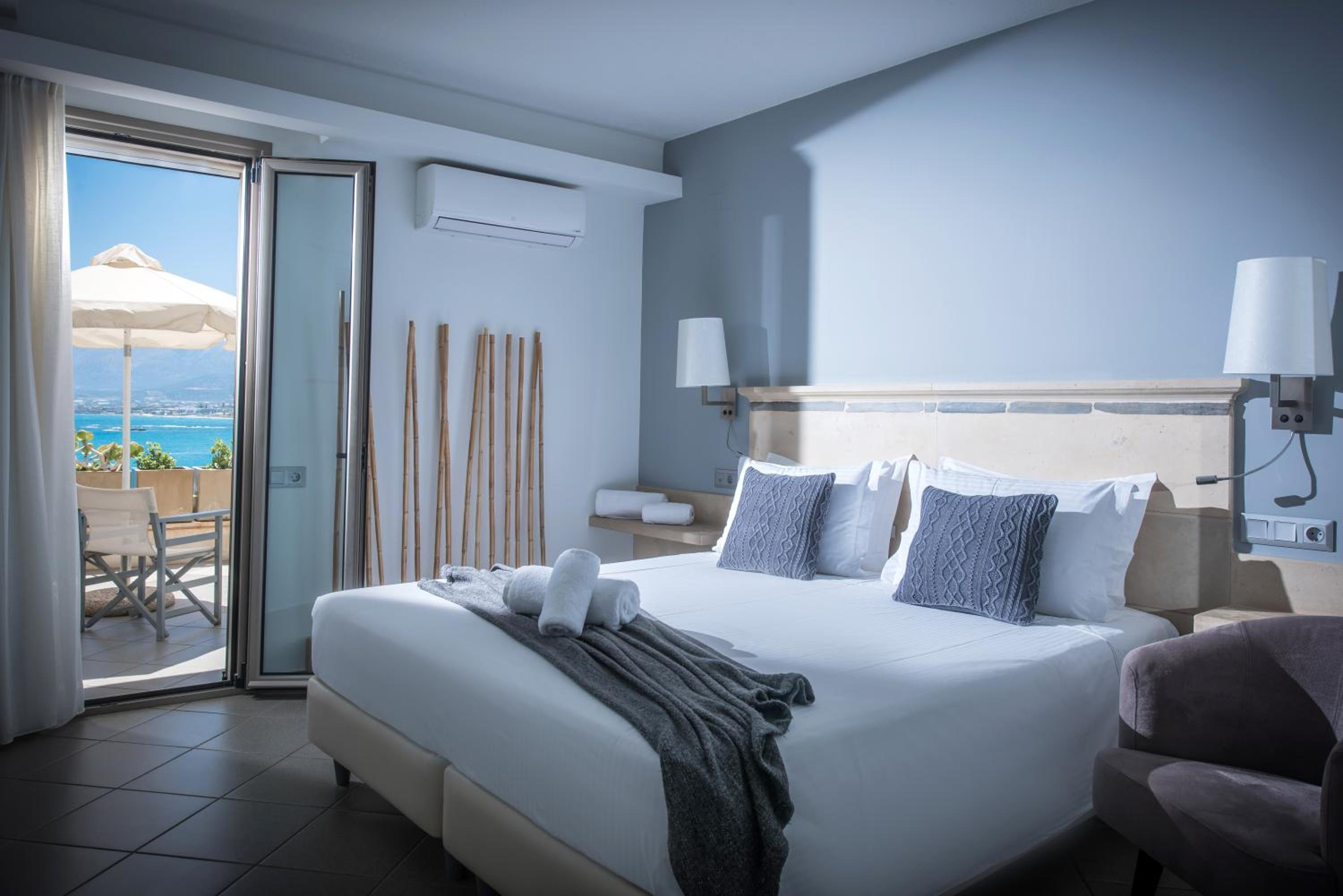 Superior One-Bedroom Apartment with Sea View