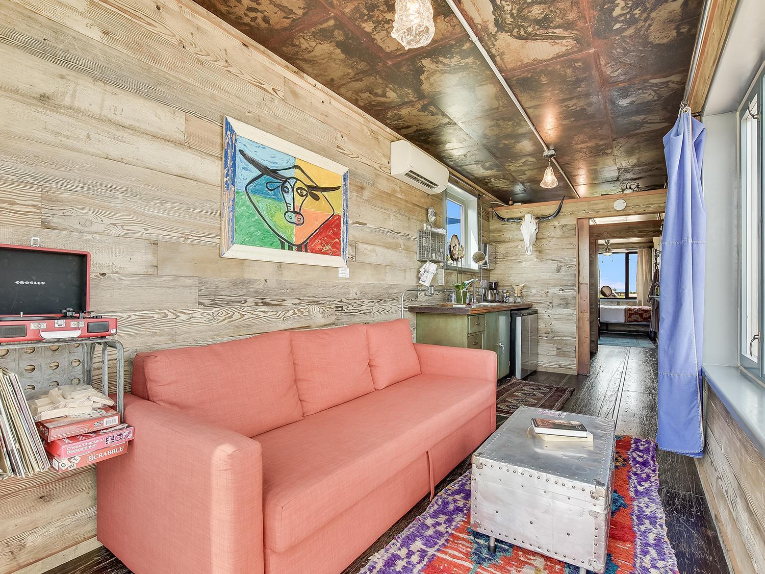 One-Bedroom House photo 1