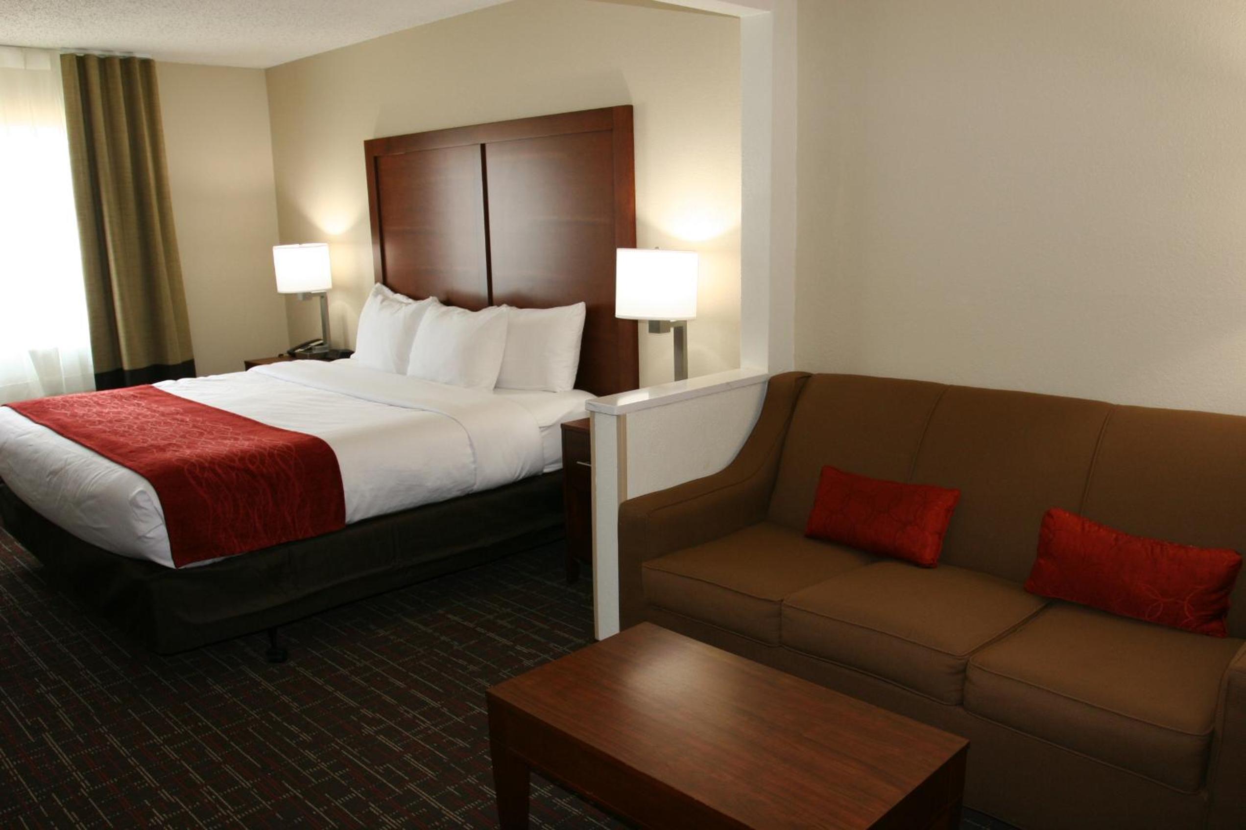 King Suite - Accessible/Non-Smoking