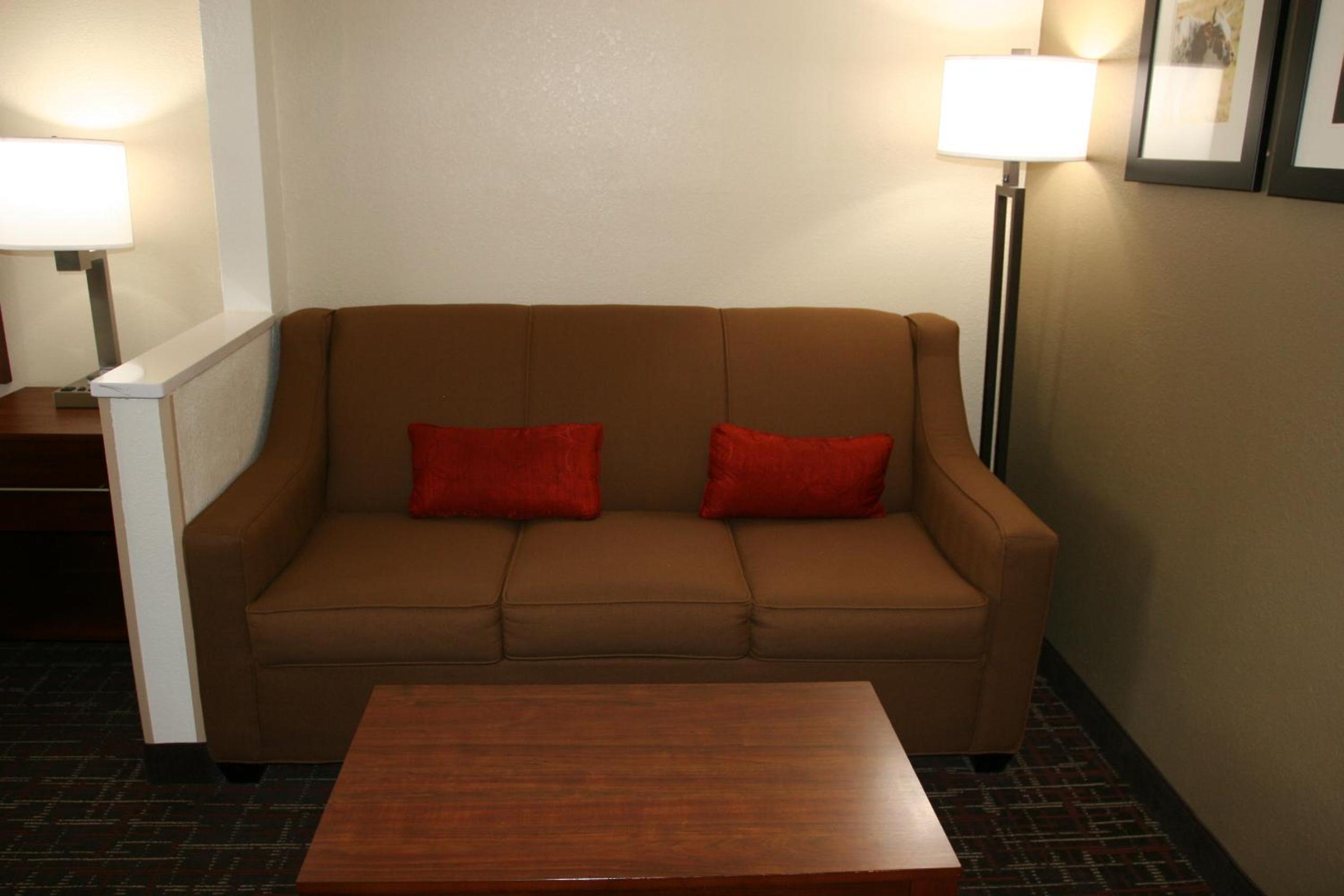 King Suite - Accessible/Non-Smoking photo 2