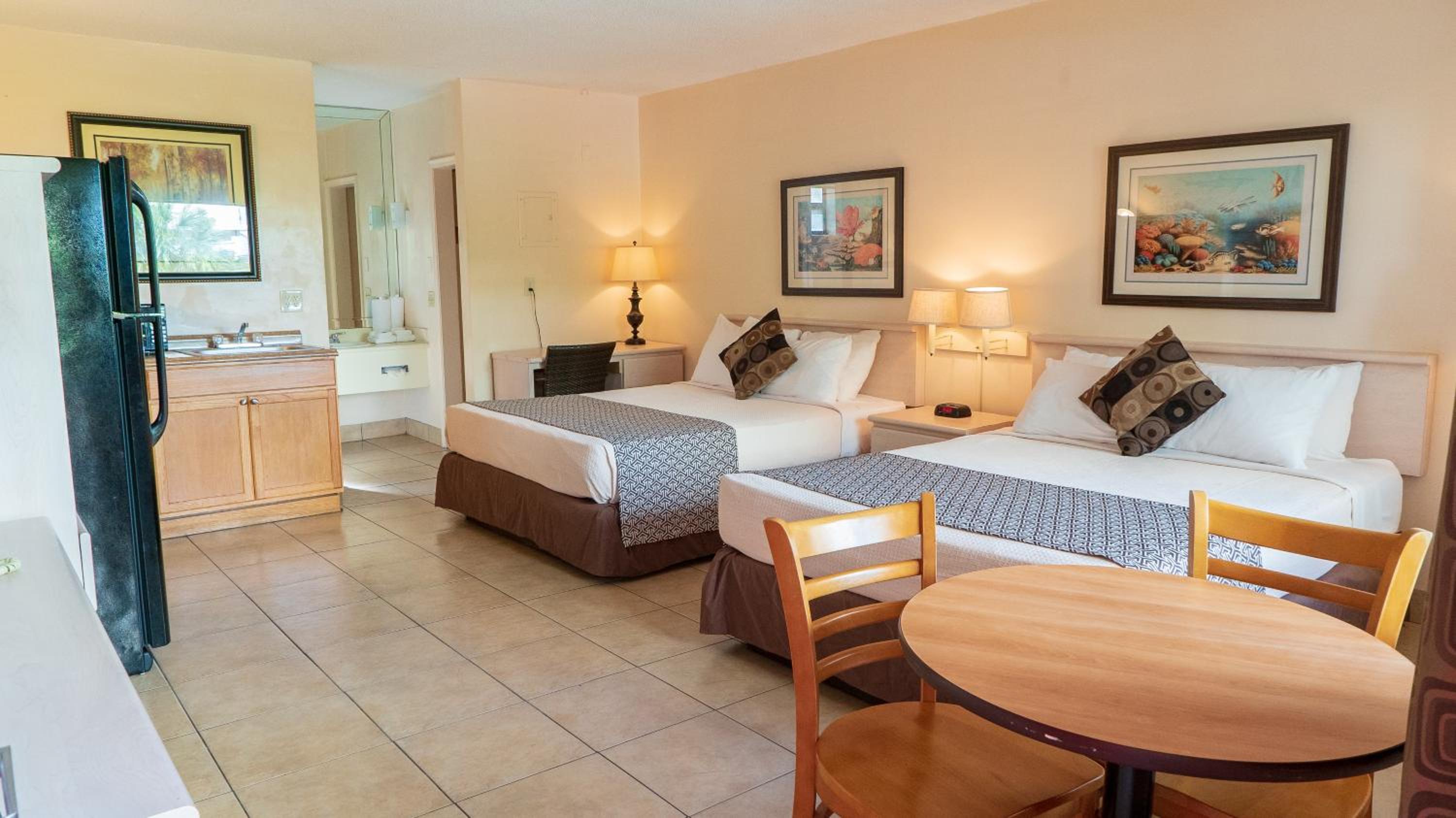 Deluxe Queen Room - Photo 4