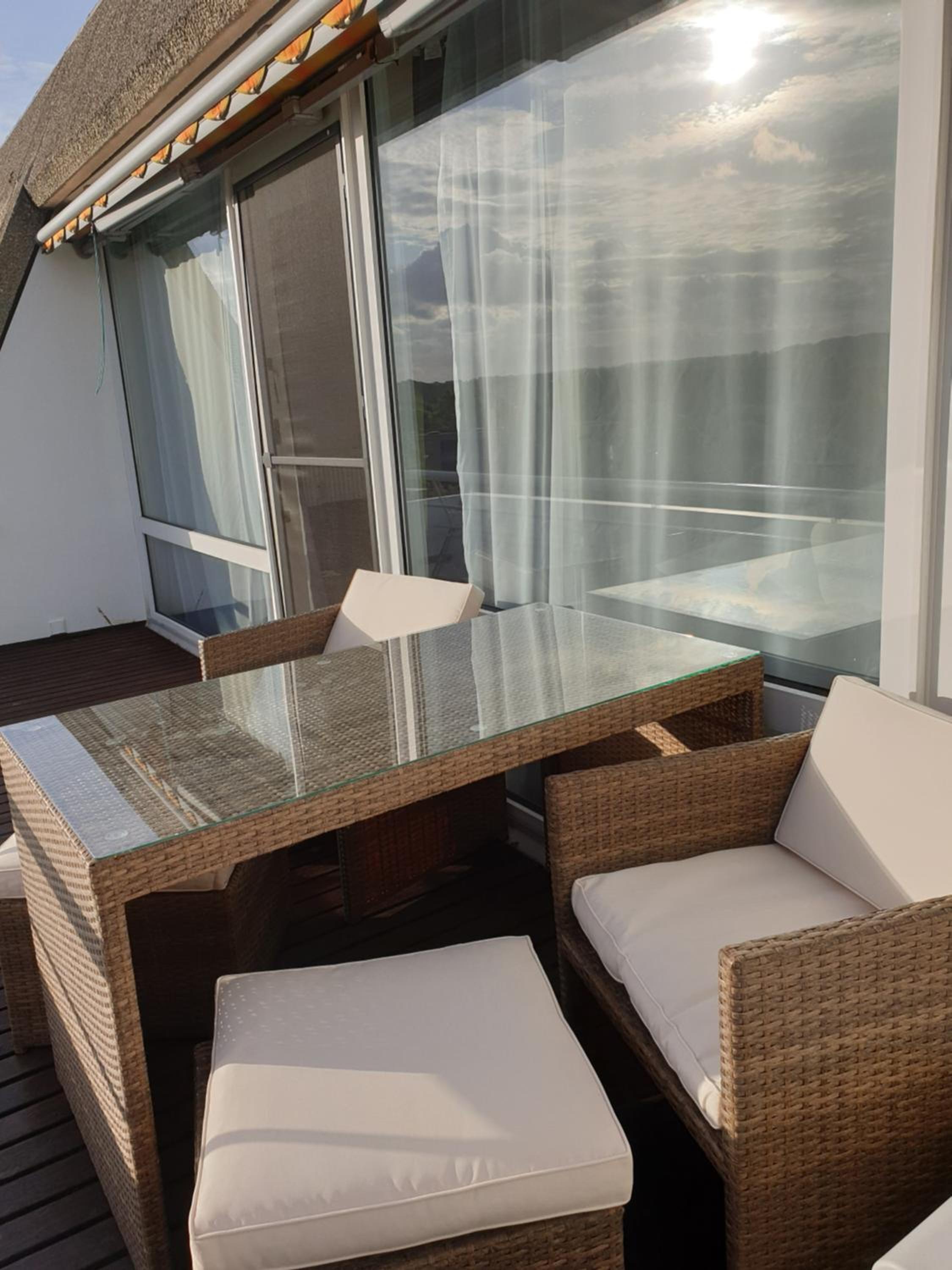 Apartment with Balcony photo 2