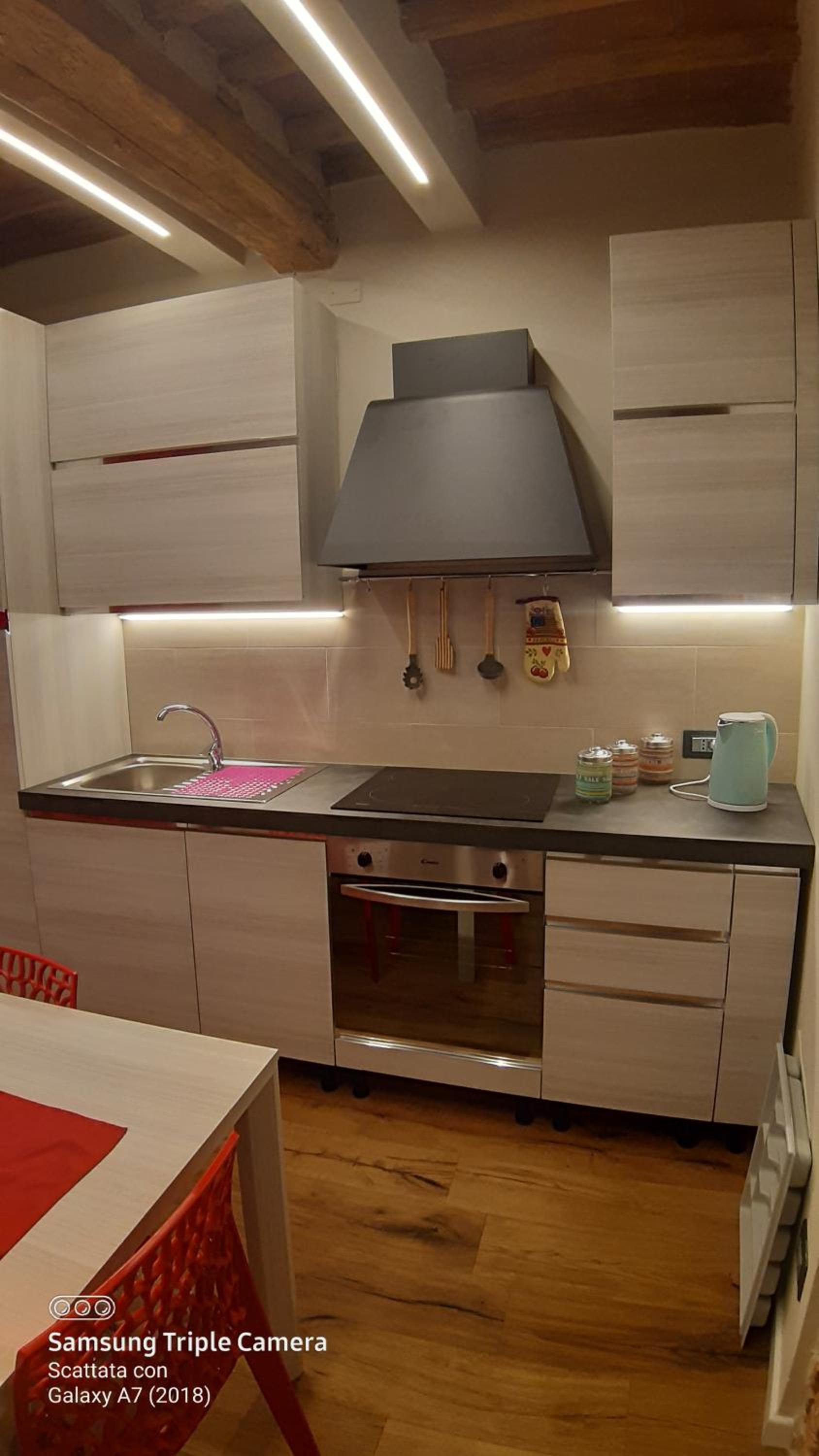 One-Bedroom Apartment - Photo 2