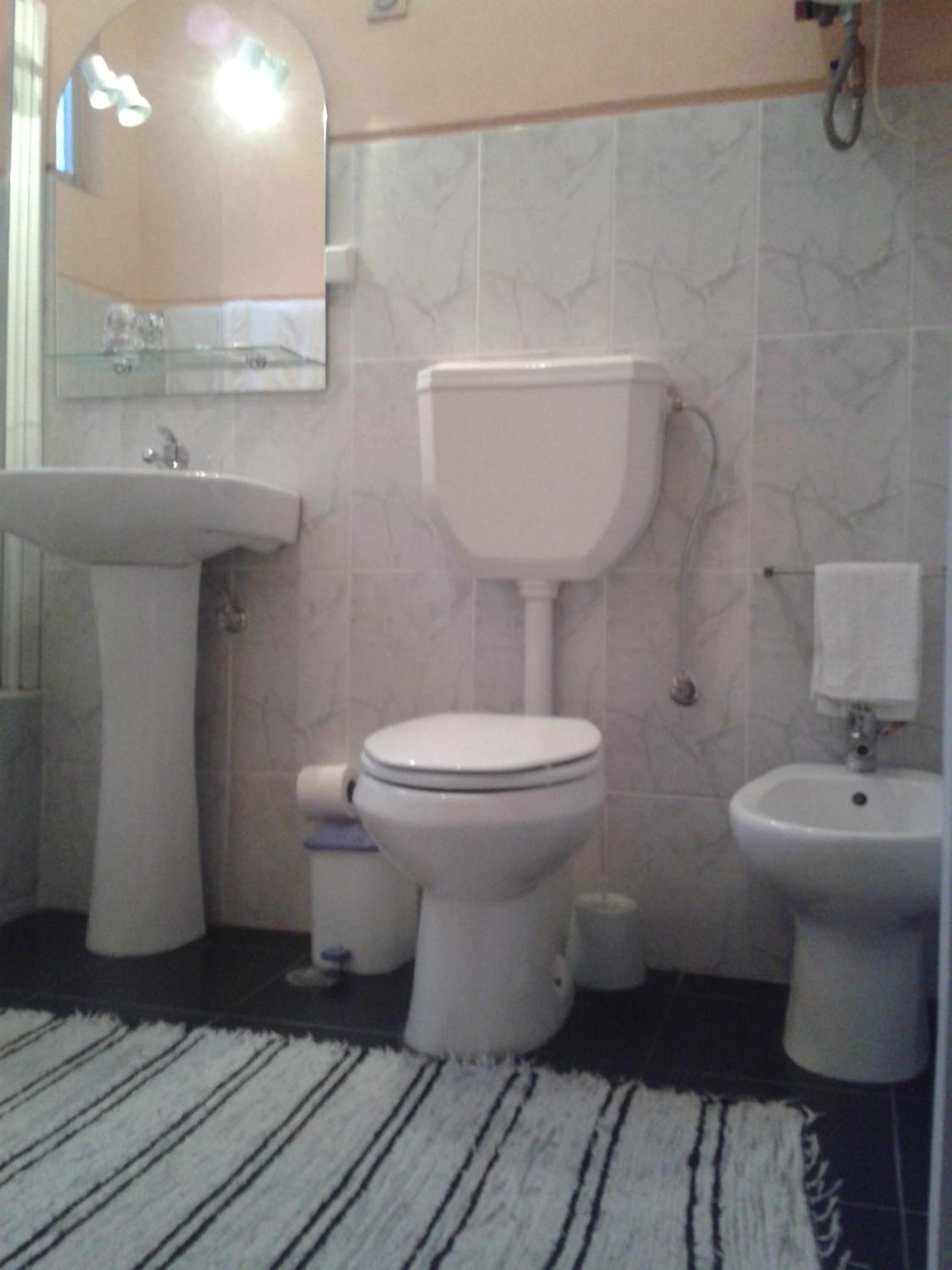 Triple Room - Photo 5