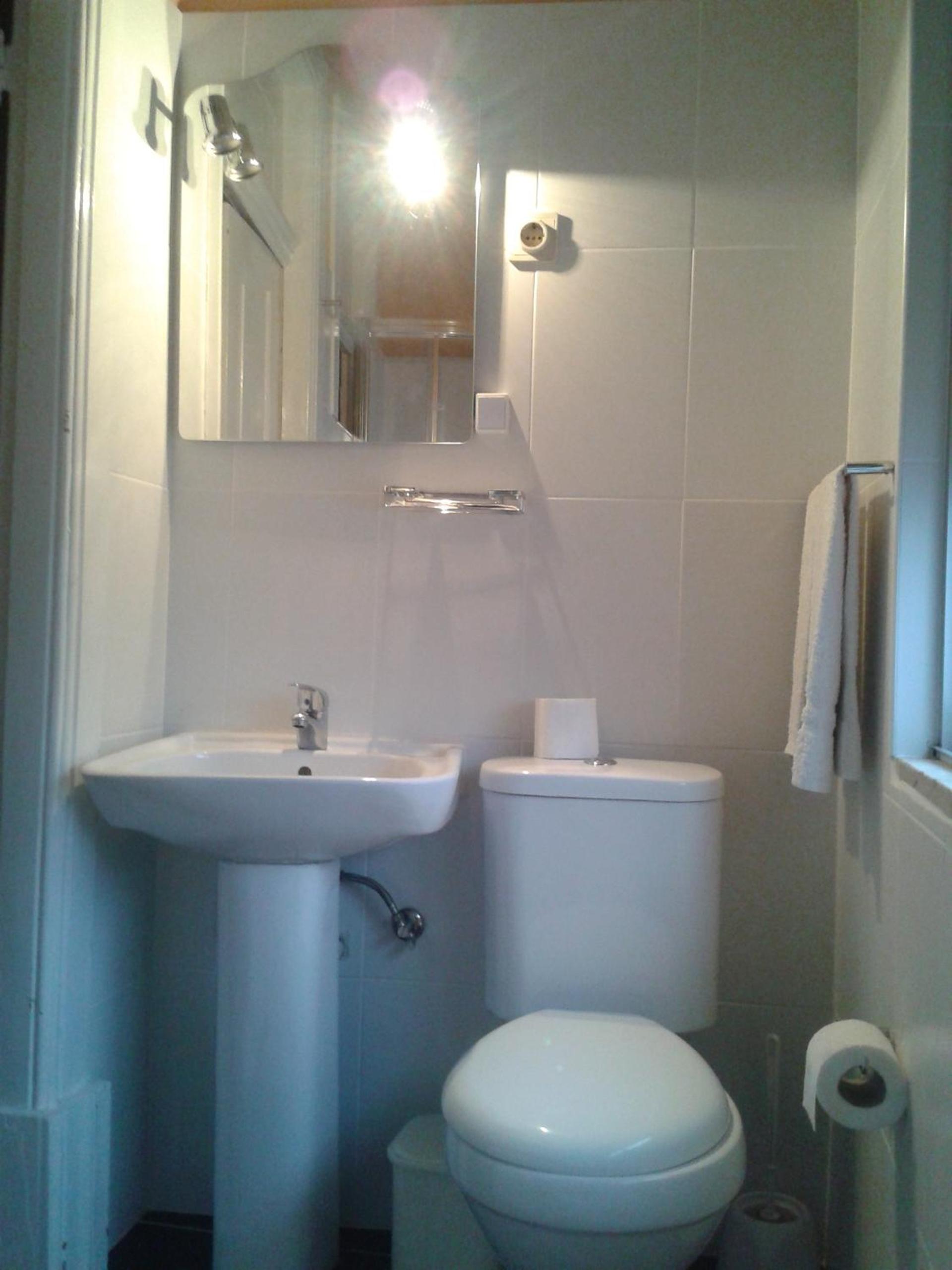 Double Room - Photo 5