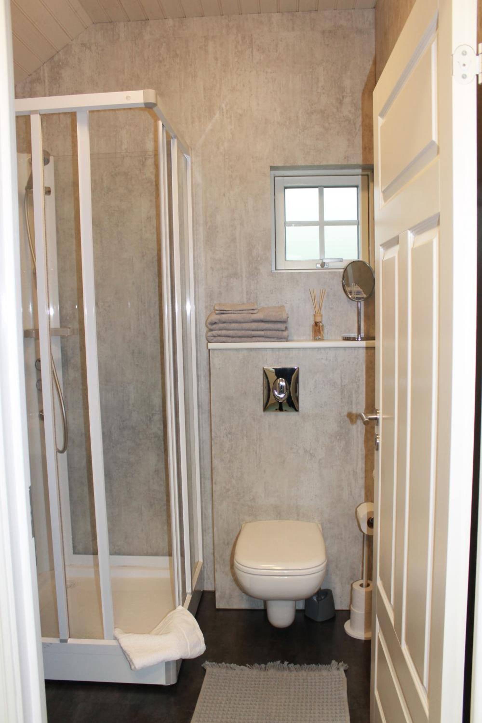 One-Bedroom House photo 2