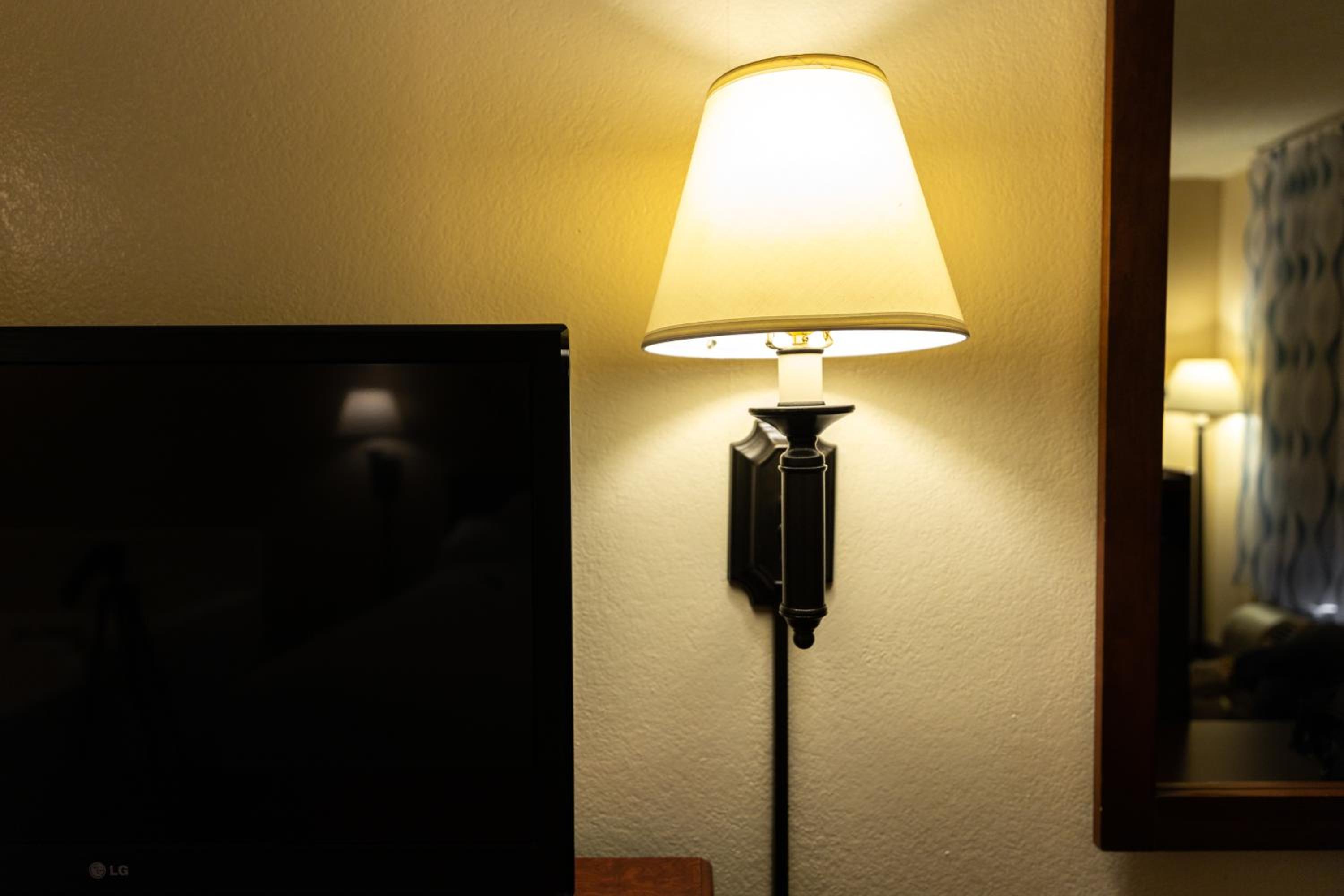 King Room - Non-Smoking - Photo 3