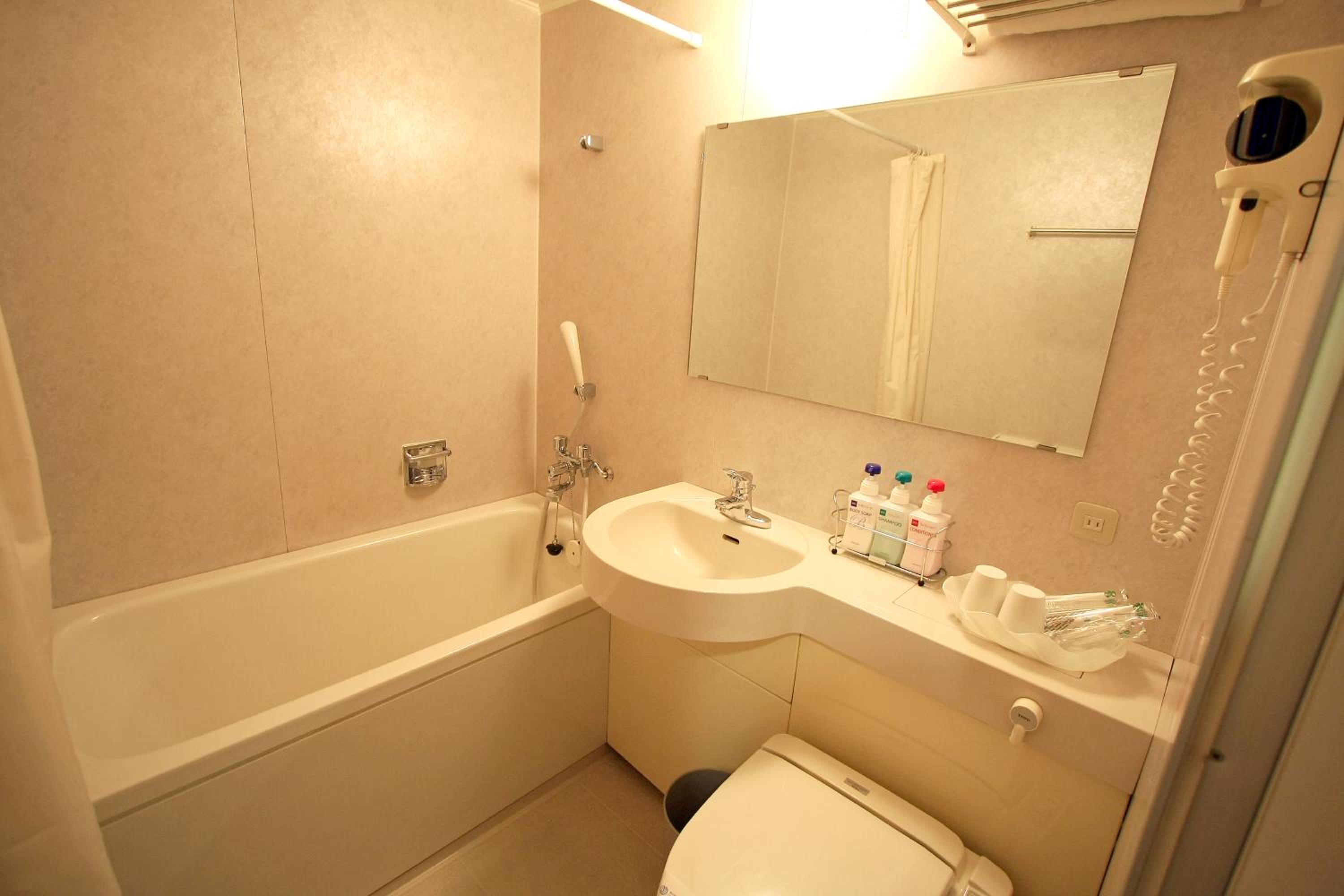 Single Room - Smoking photo 3