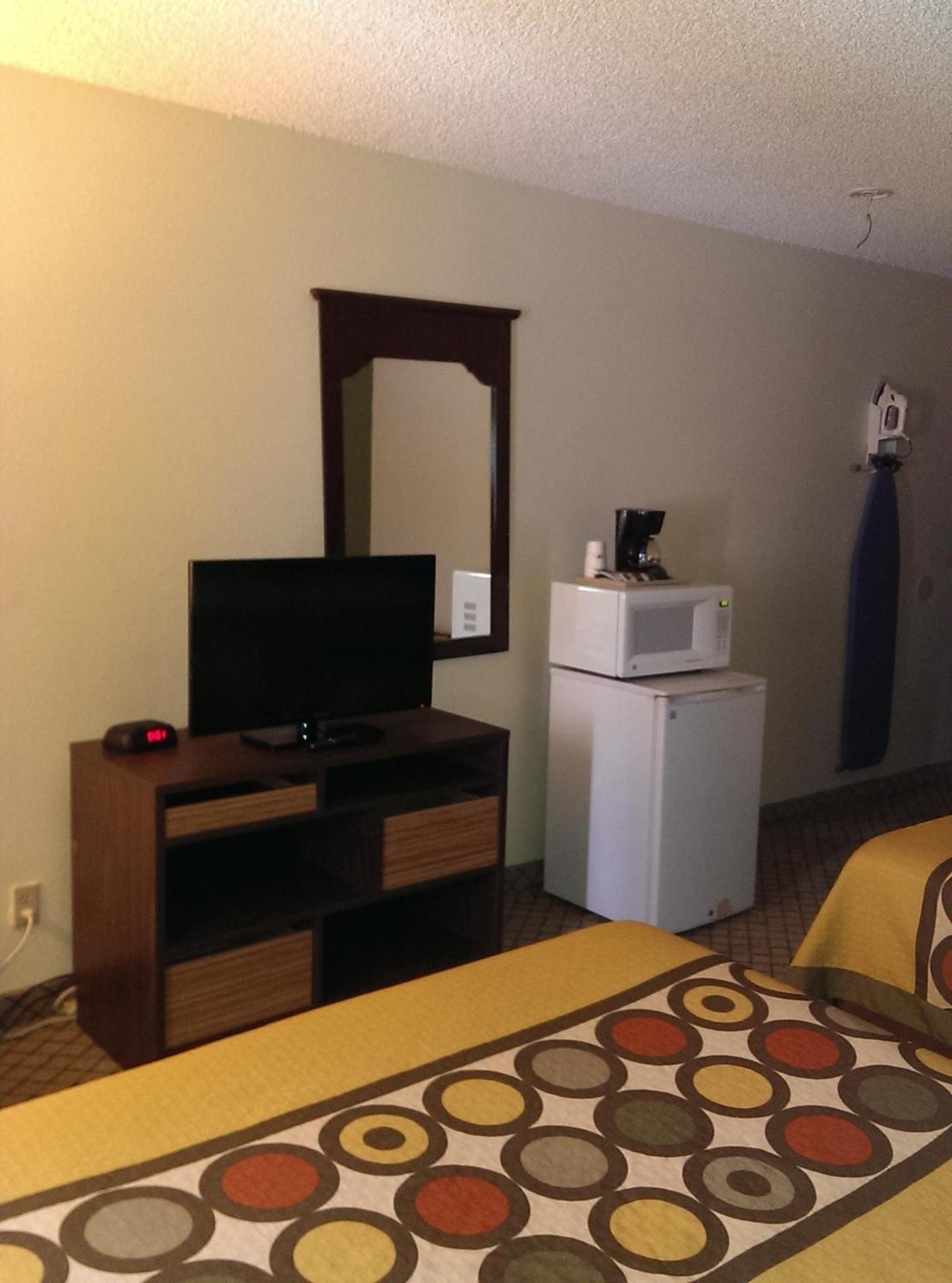 Room with Two Double Beds - Non-Smoking - Photo 5
