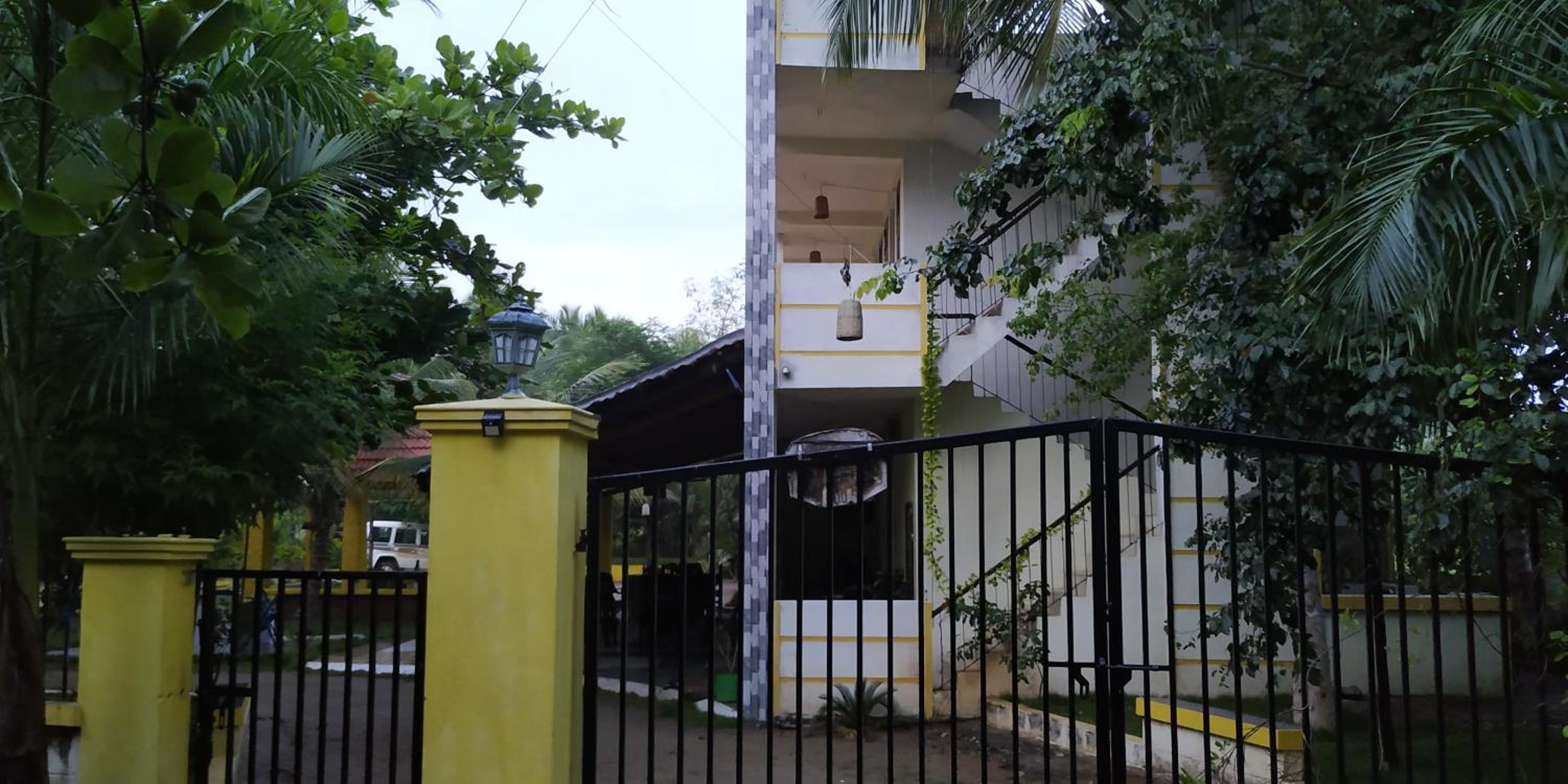 Four-Bedroom House - Photo 49